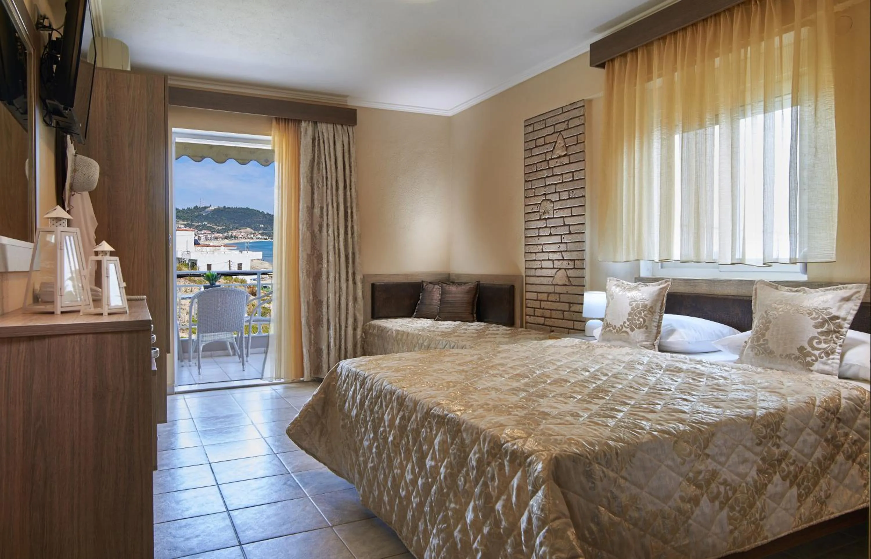 Photo of the whole room, Bed in Hotel Agni On The Beach