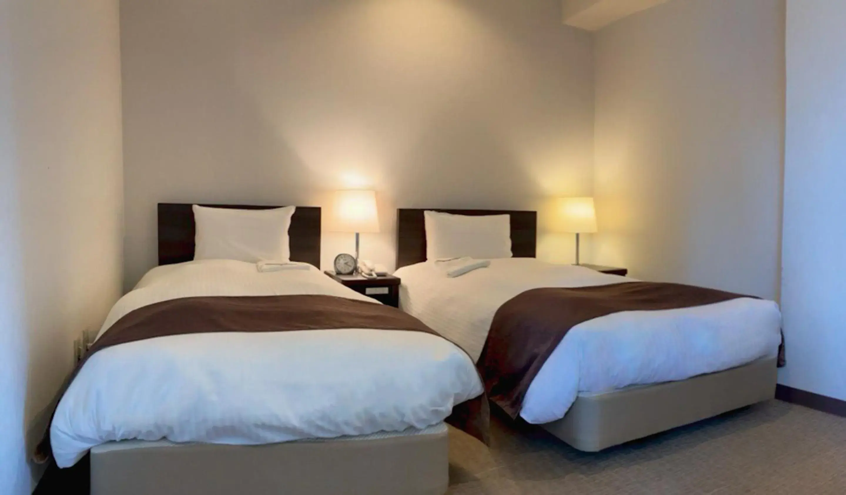 Superior Twin Room - Non-Smoking in Shinjuku Sun Park Hotel Superior Twin Room - Non-Smoking in Shinjuku Sun Park Hotel