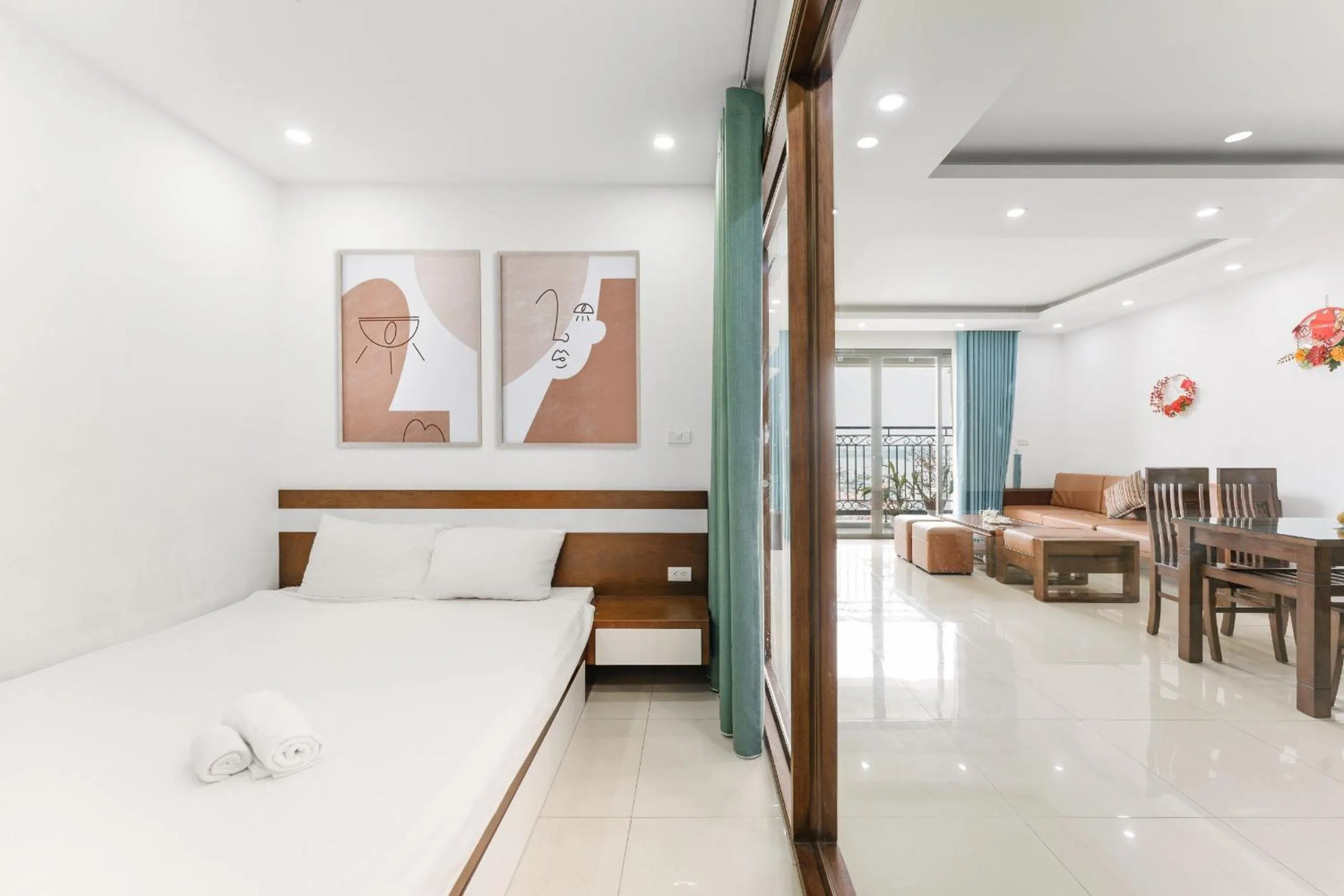 Bed in Hanoi Westlake Homestay in D'Le Roi Soleil Building