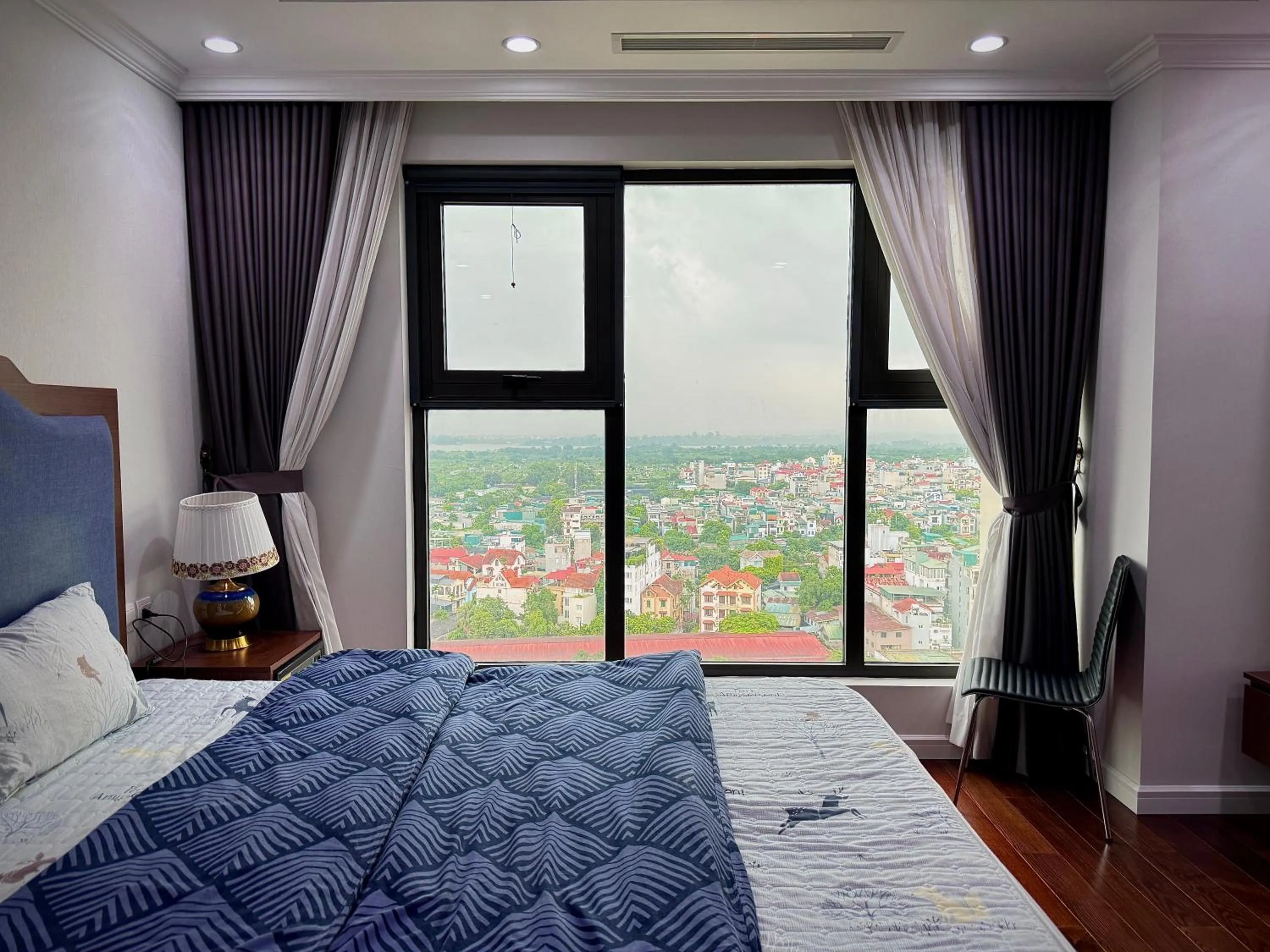 Bed in Hanoi Westlake Homestay in D'Le Roi Soleil Building