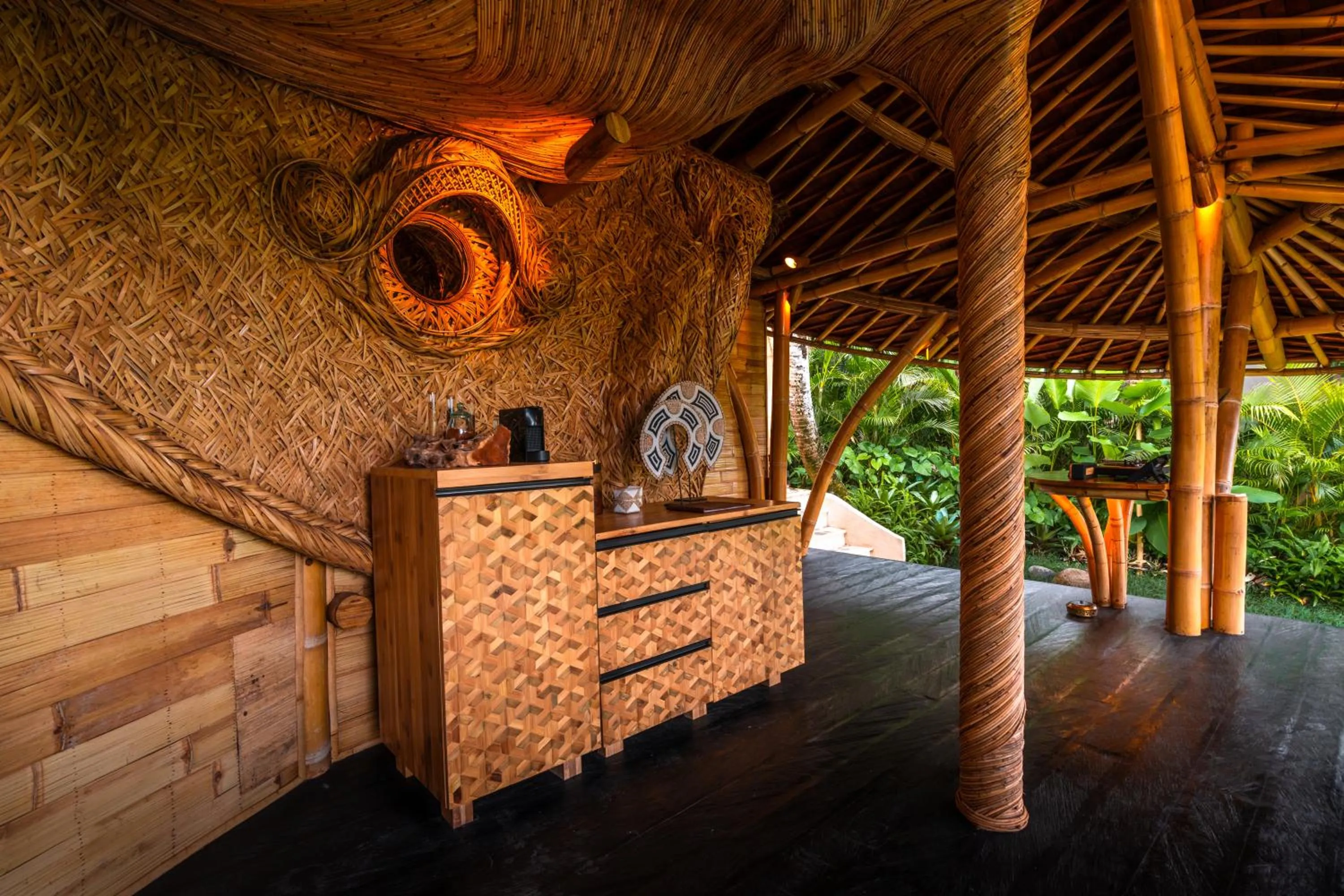 Coffee/tea facilities in Bambootel Sawah View