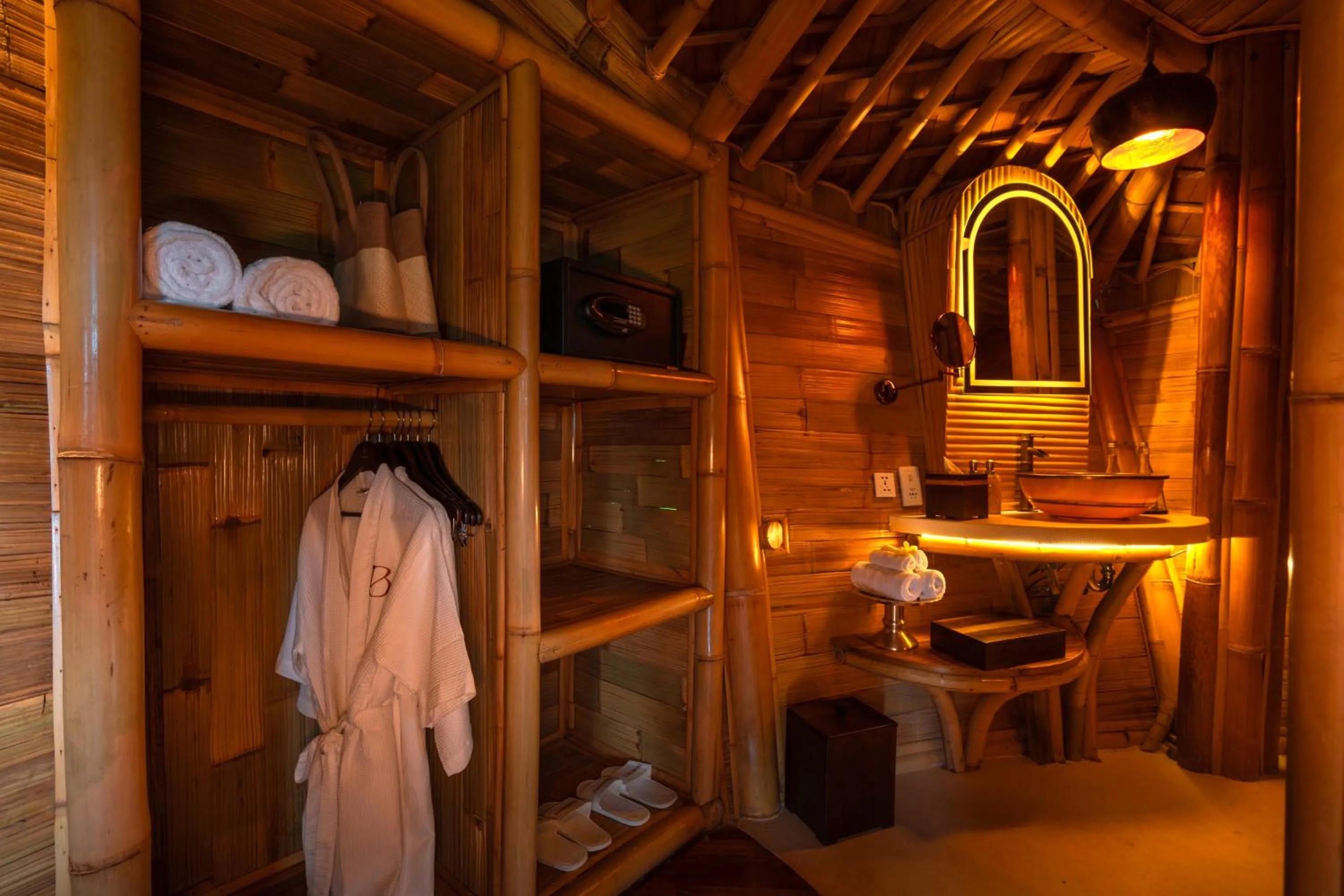 bidet in Bambootel Sawah View