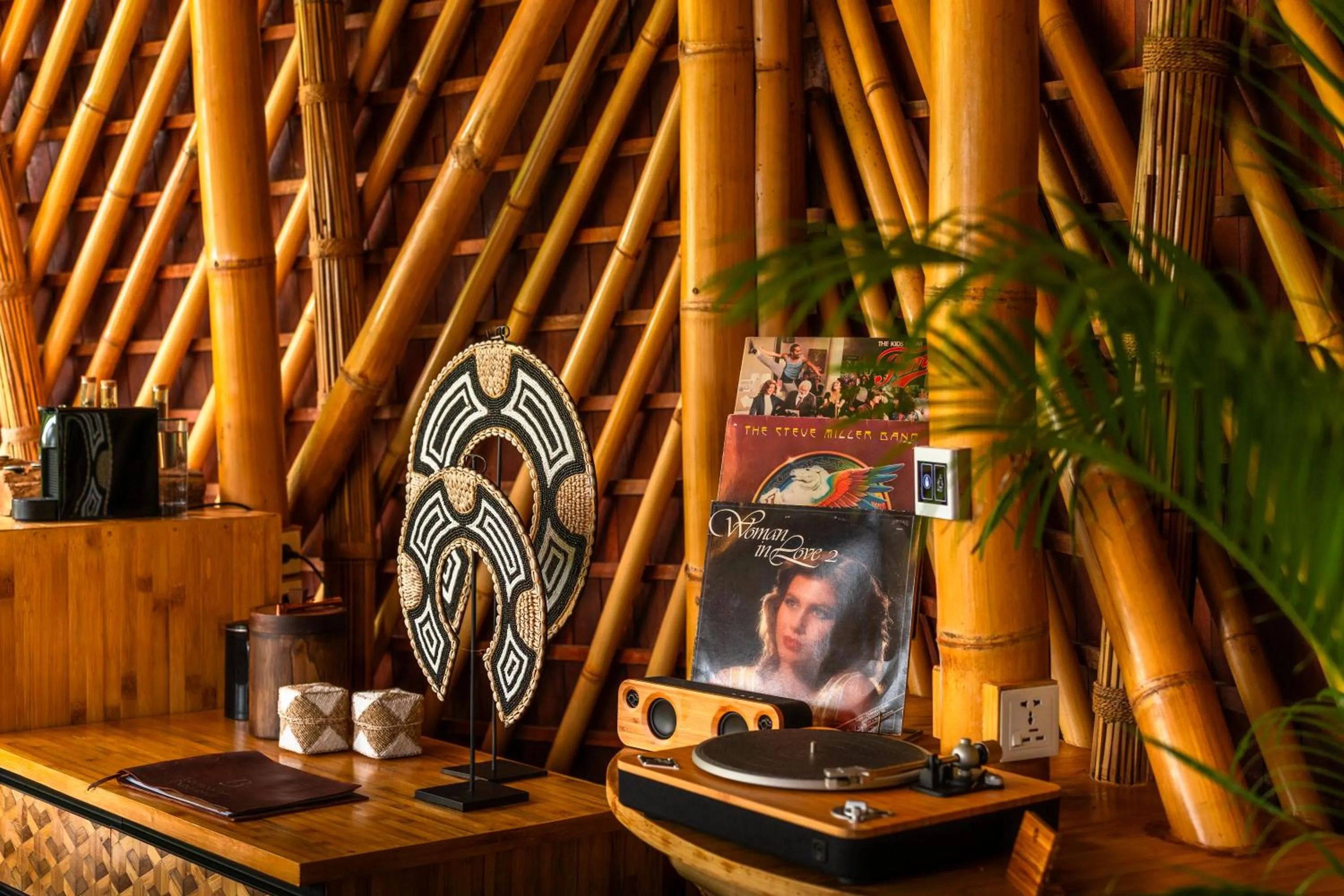 Coffee/tea facilities in Bambootel Sawah View