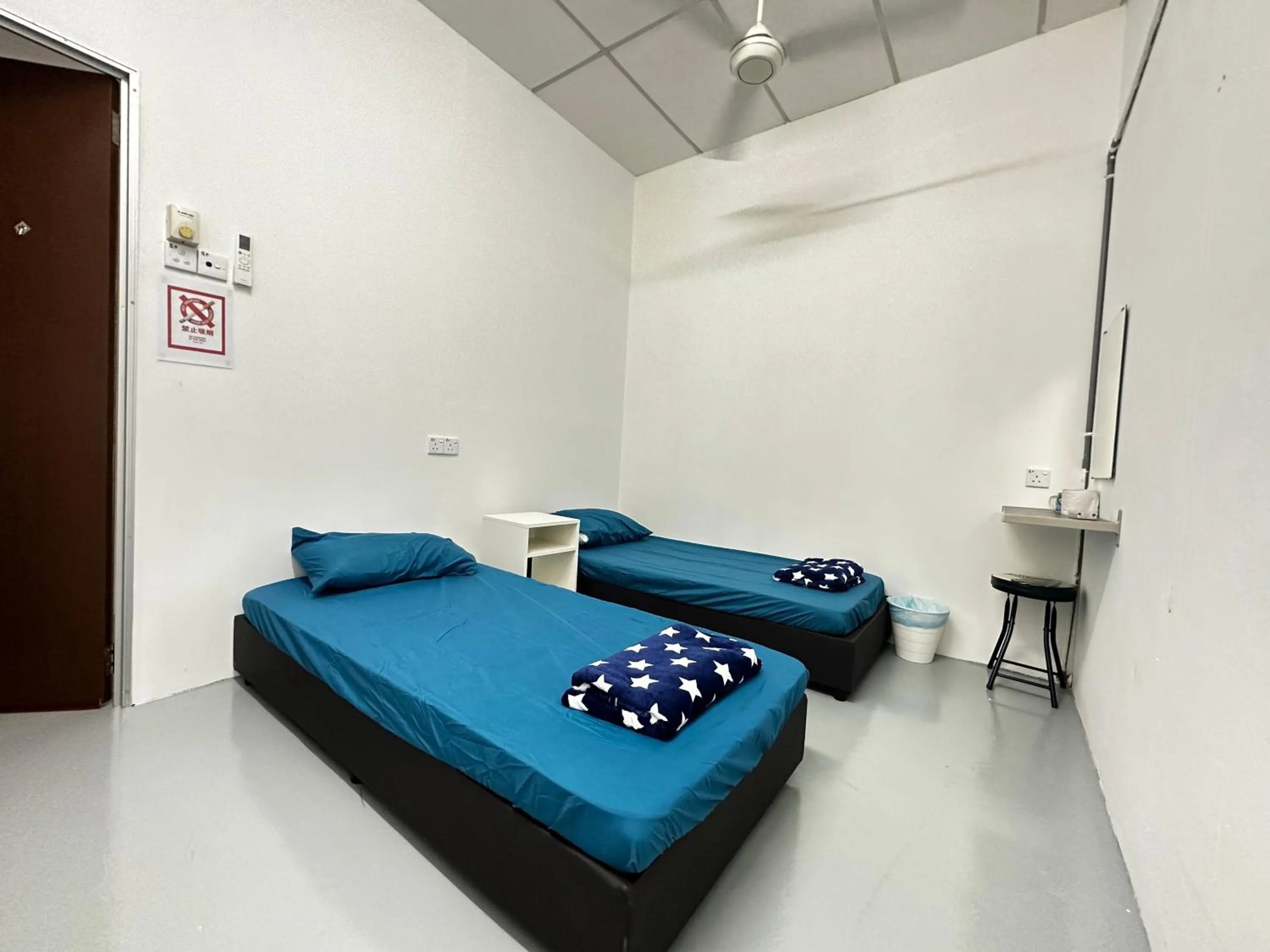 Bed in Jiaxin Dormitory-Setia Indah 家馨青年旅宿