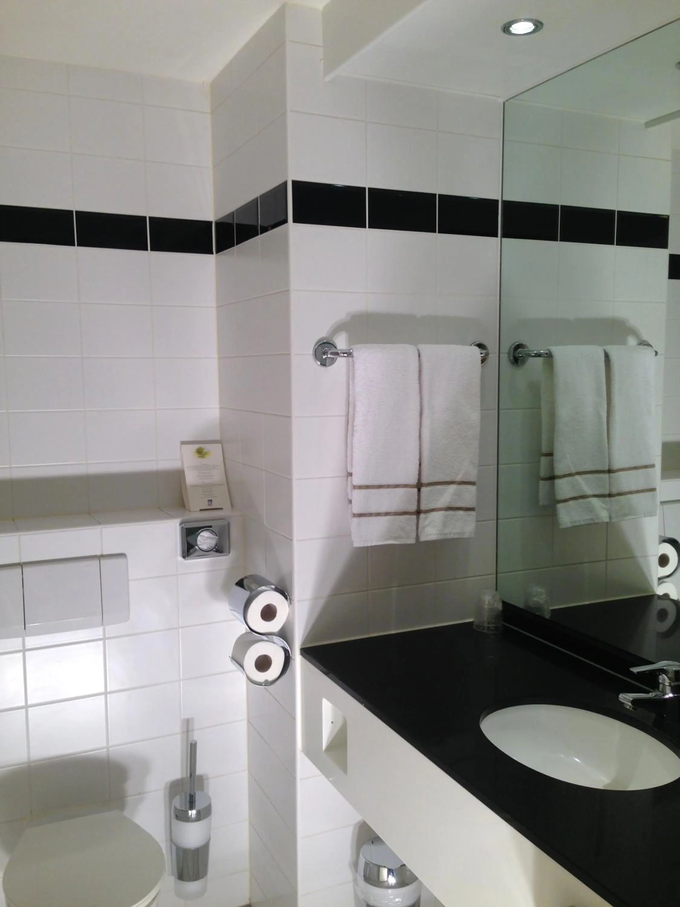 Shower in City Hotel Restaurant Stadskanaal