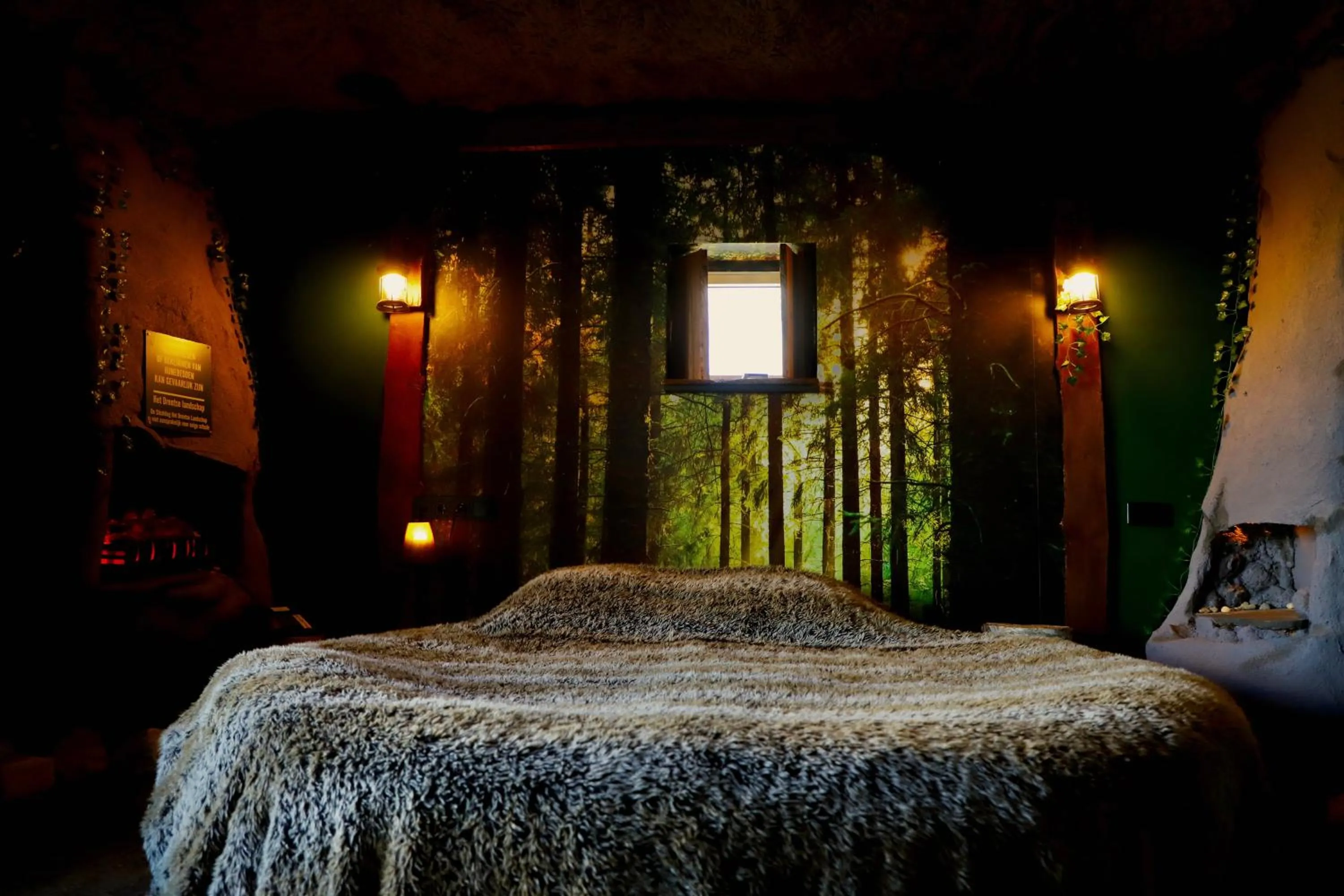 Bedroom, Bed in City Hotel Restaurant Stadskanaal