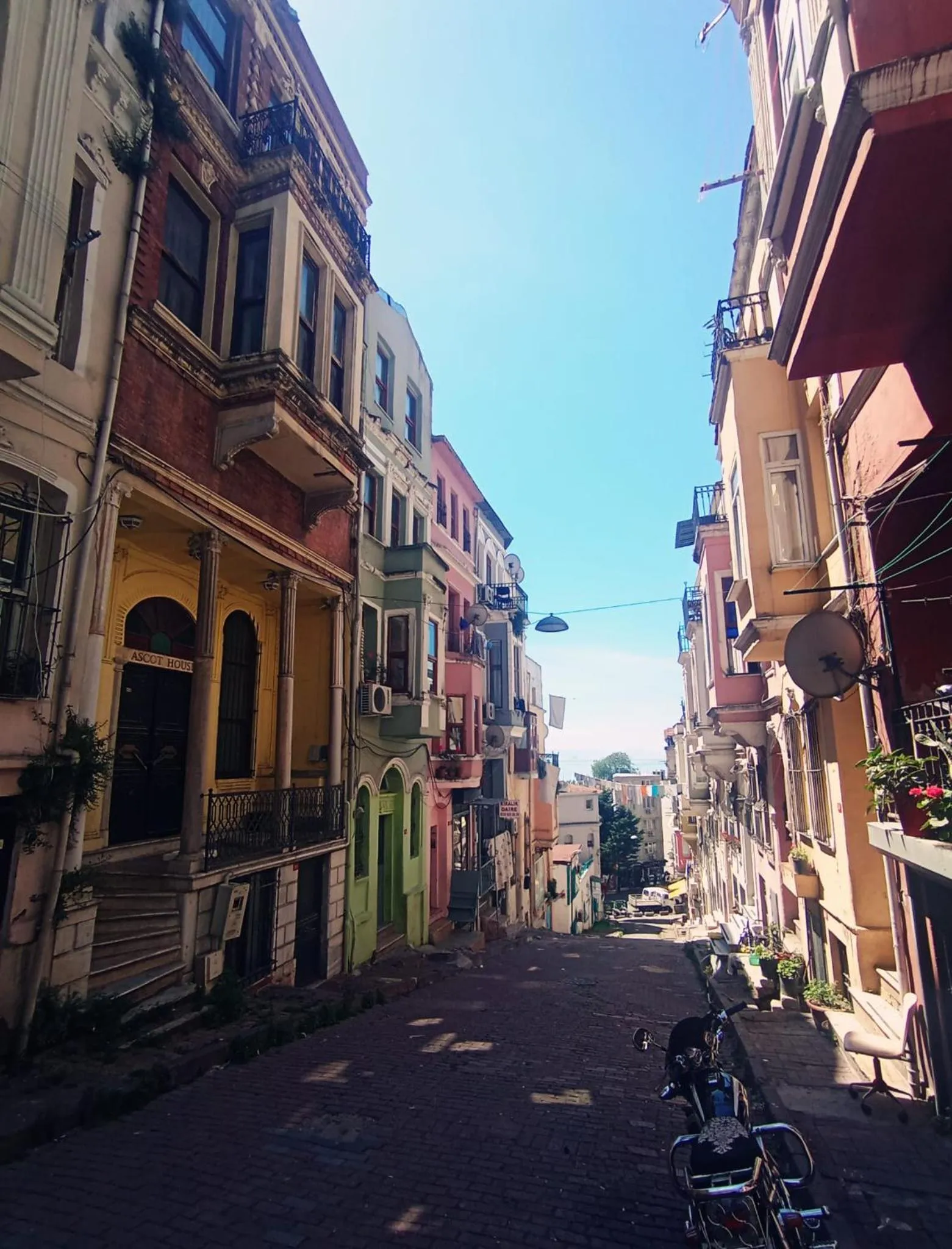 Neighbourhood in Peker Hotel