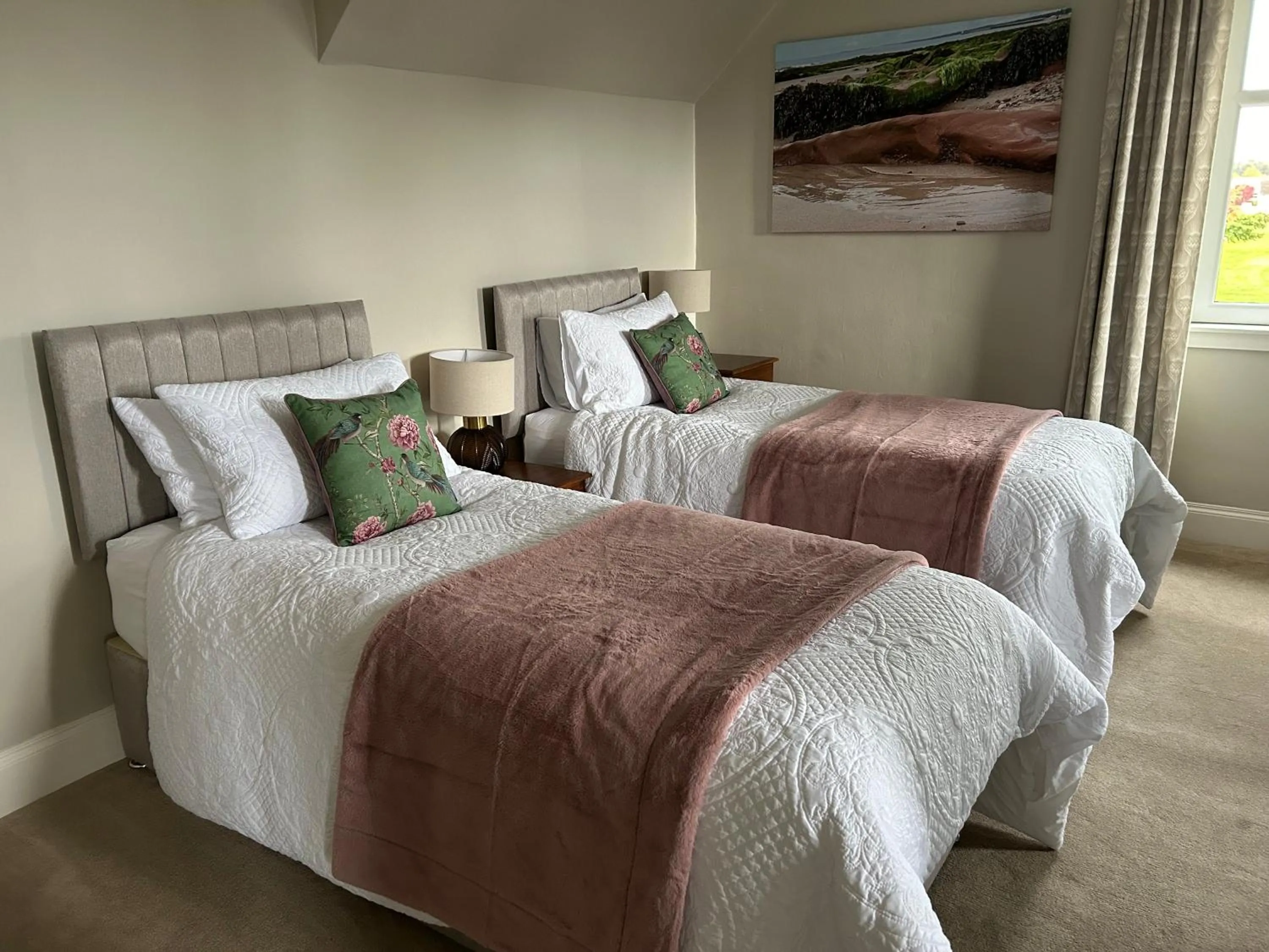 Bedroom, Bed in Glen Lyon Lodge Bed and Breakfast