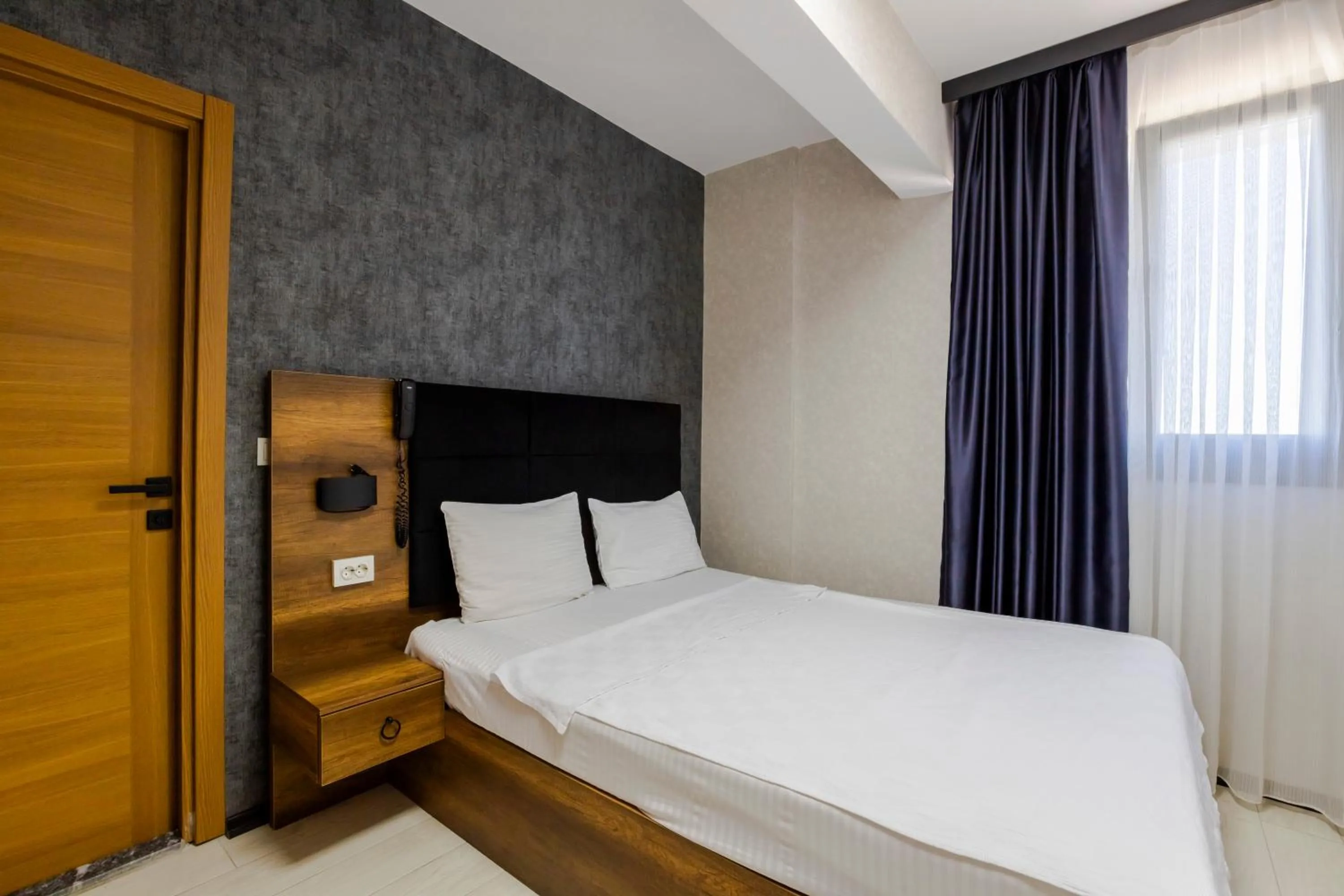 Photo of the whole room in ACAR AIRPORT +PLUS