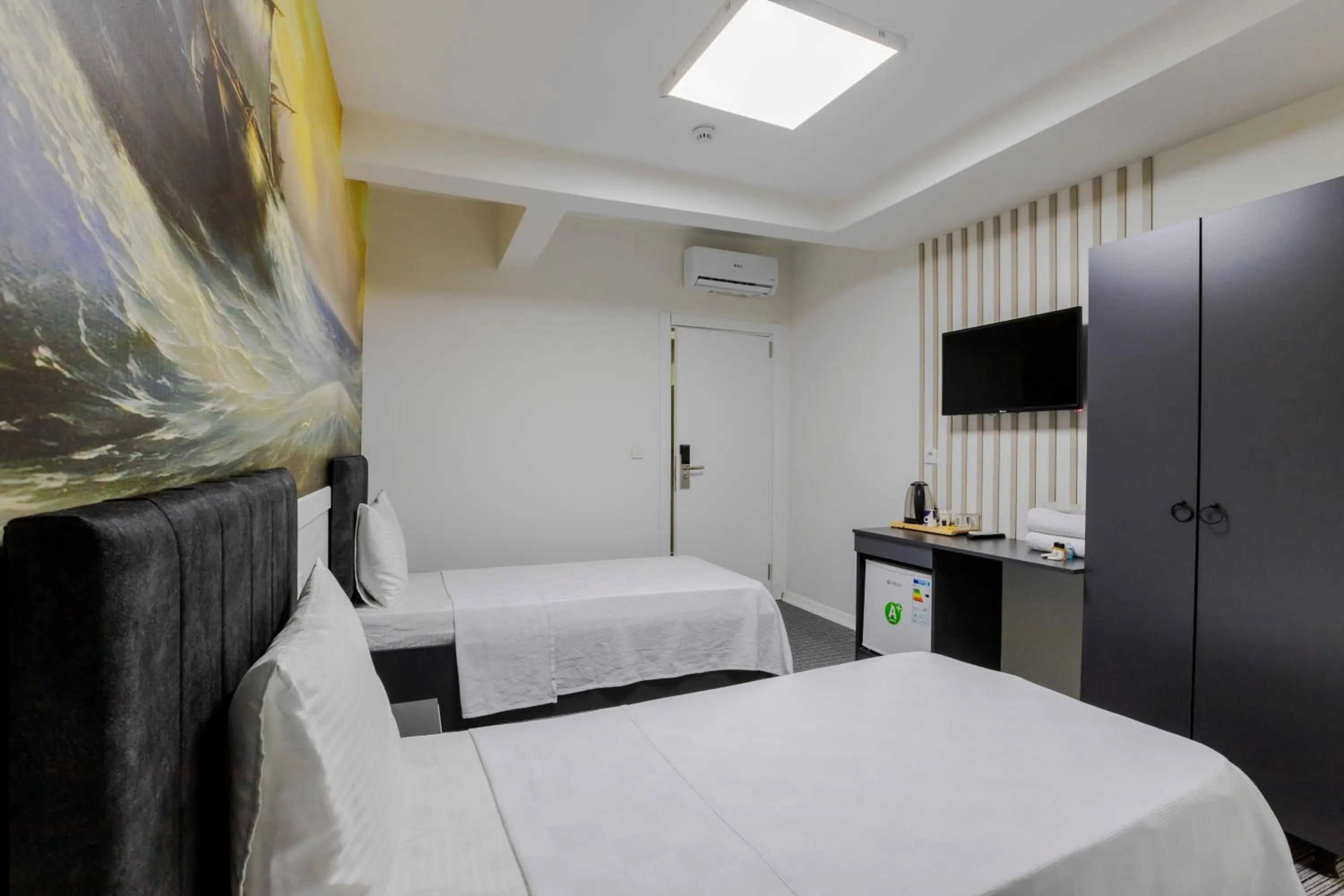 Photo of the whole room in ACAR AIRPORT +PLUS