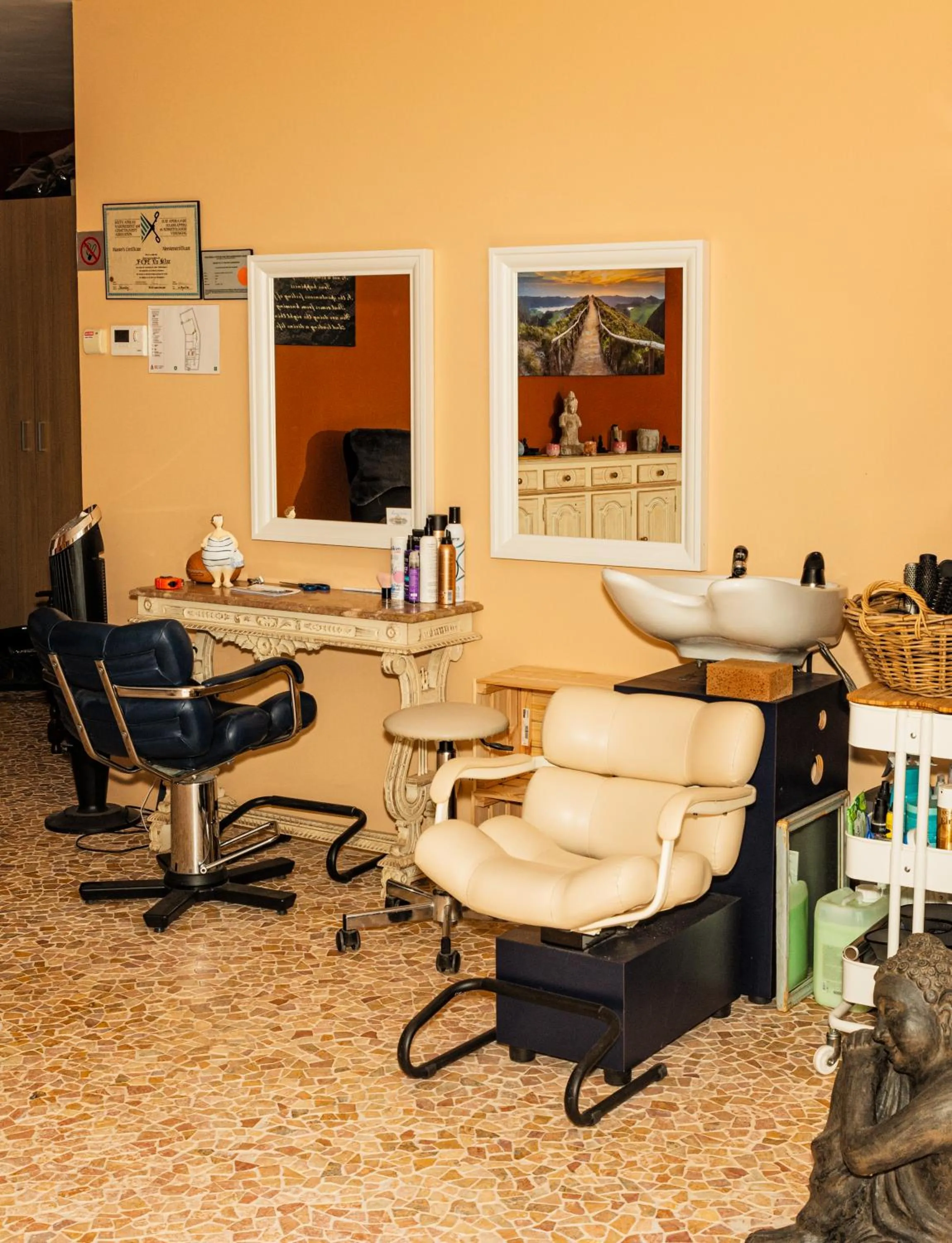 hair dryier in B&B AntiQua & Qook