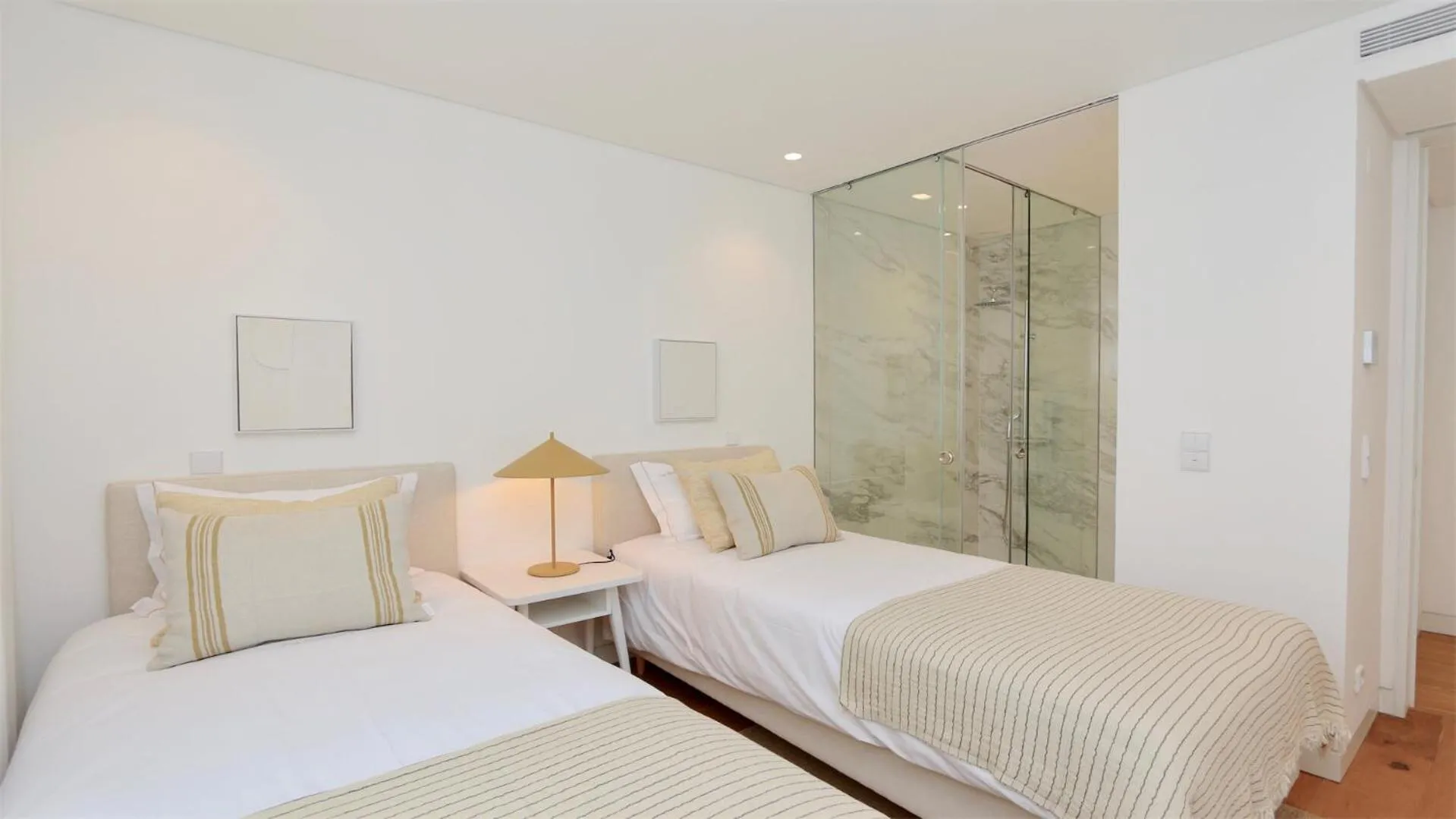 Bed in Lake24 CD256- CleverDetails, 3 bedroom apartment, sleeps 6, near to Falesia Beach and the Marina