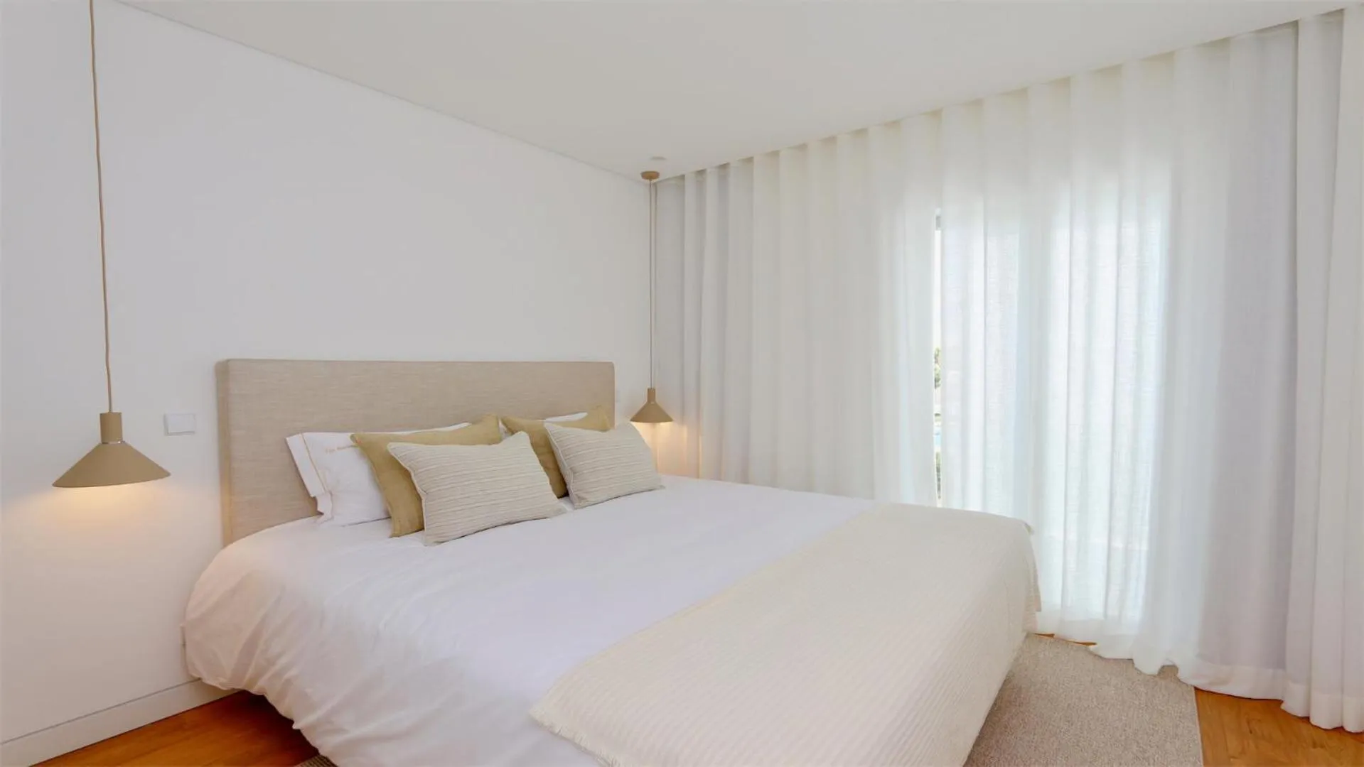 Bedroom, Bed in Lake24 CD256- CleverDetails, 3 bedroom apartment, sleeps 6, near to Falesia Beach and the Marina