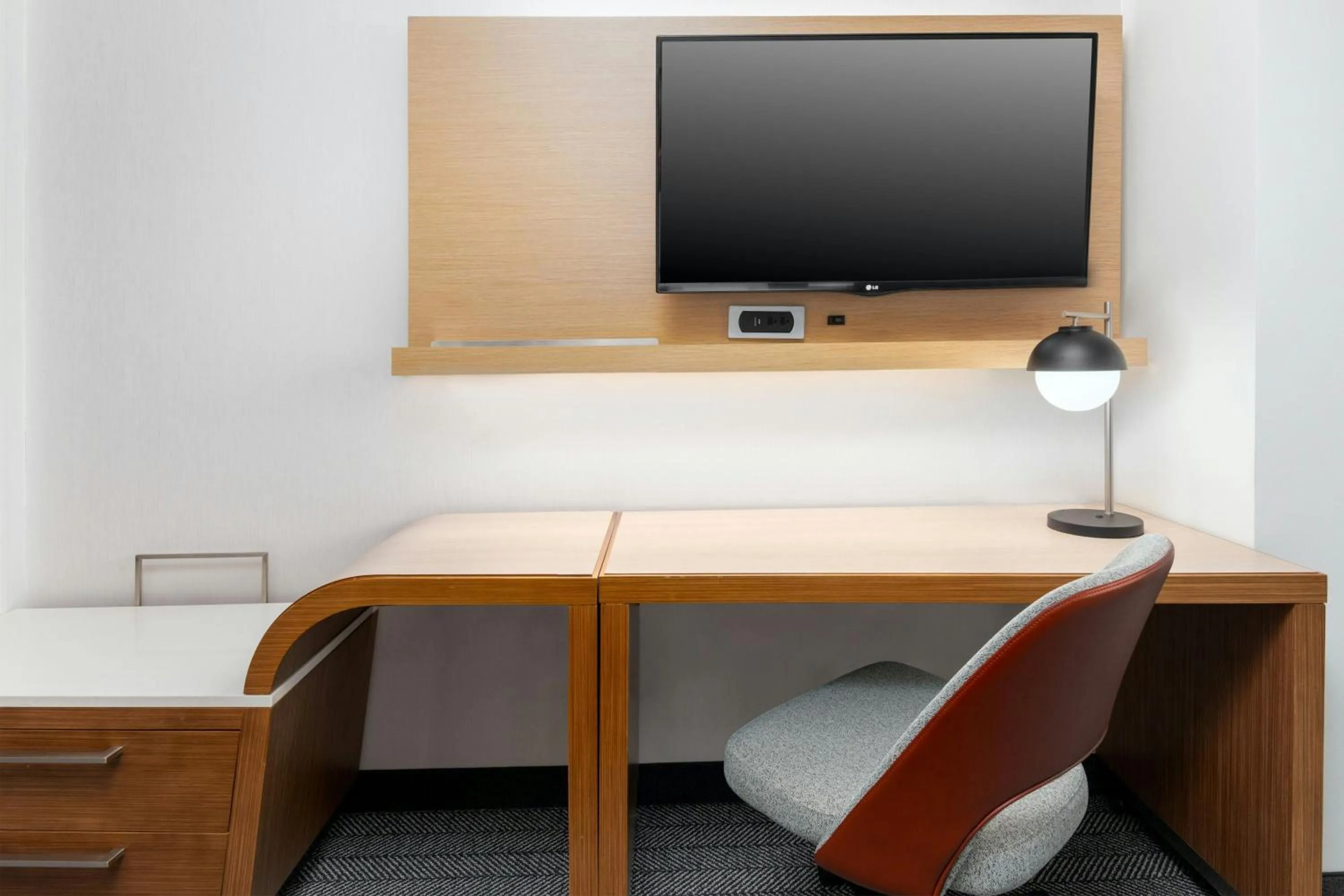 Photo of the whole room in Courtyard by Marriott Buffalo Downtown/Canalside