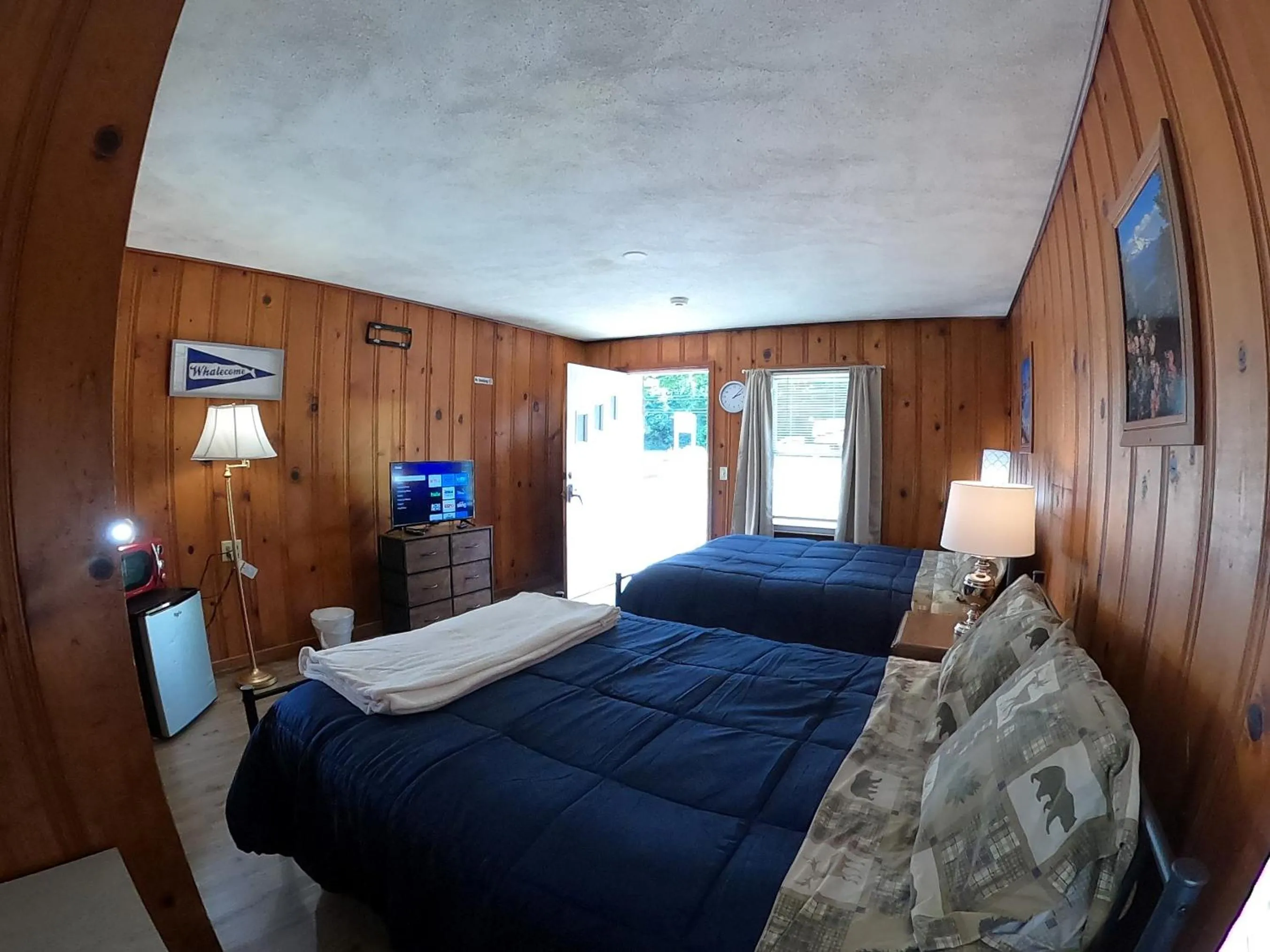 Bedroom, Bed in Heart of the Berkshires Motel