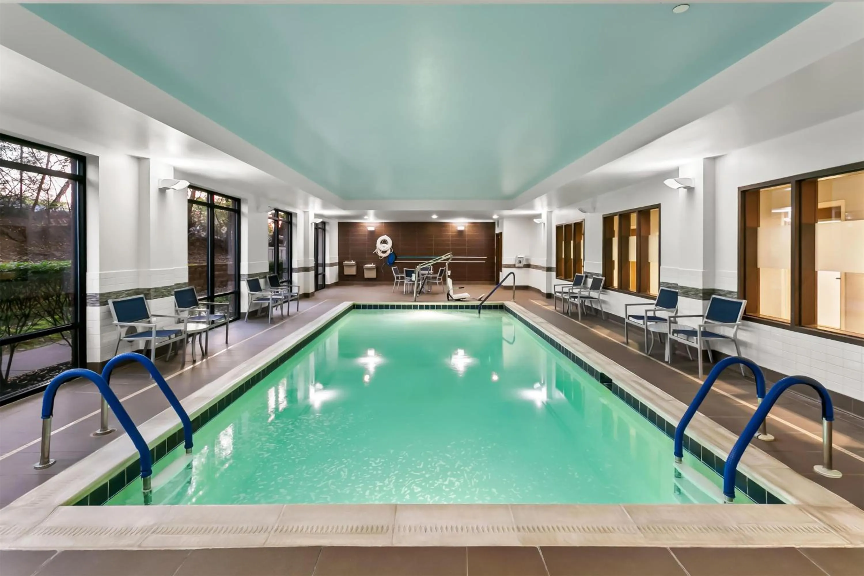 Pool view in Hampton Inn & Suites Baltimore/Woodlawn