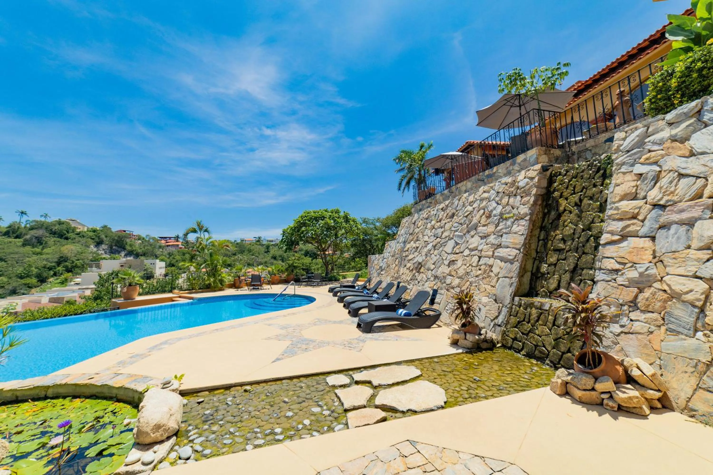 Pool view in Casa Ceiba Huatulco - Adults Only
