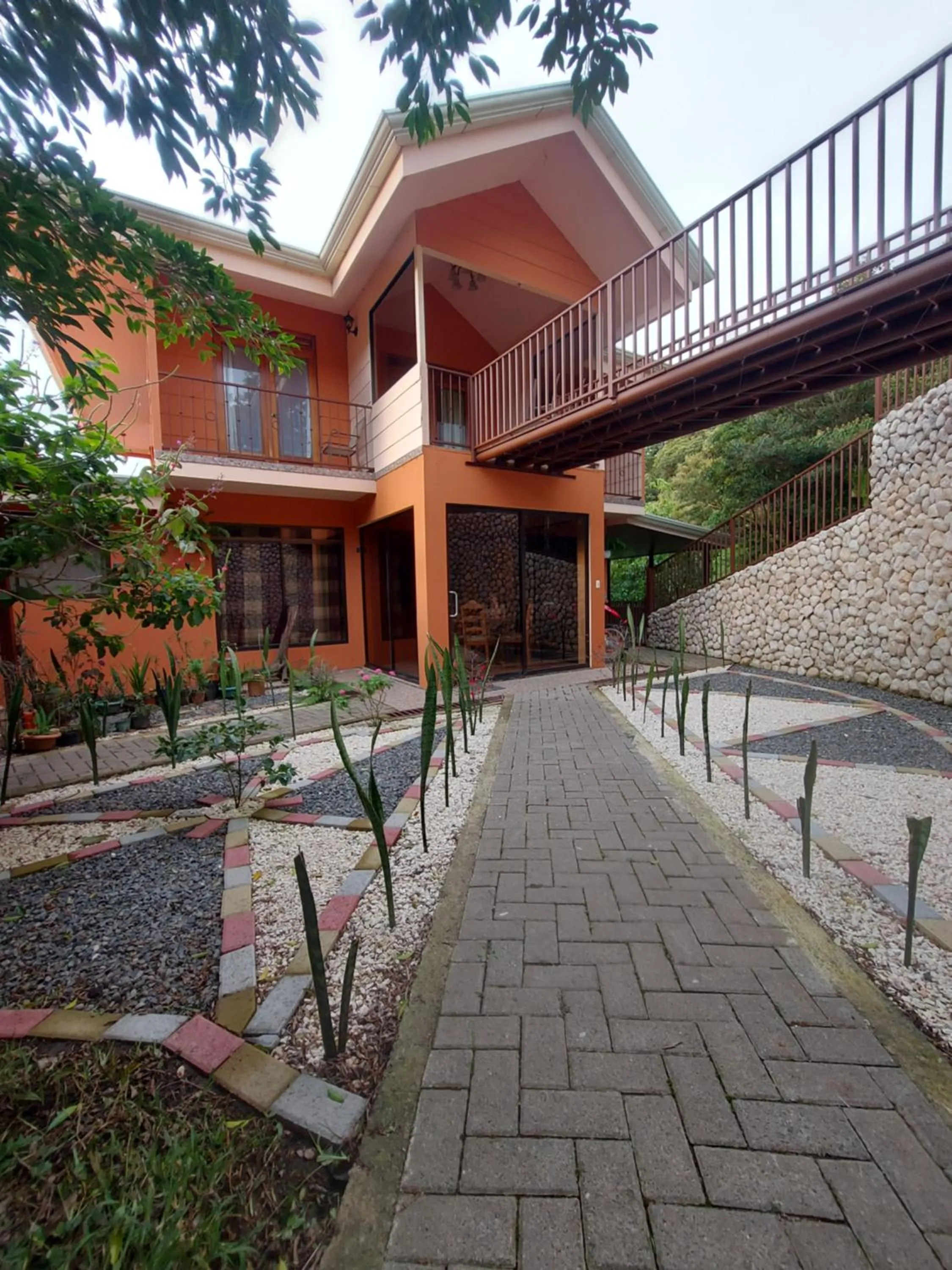 Property building in Mi Casa Su Casa Monteverde