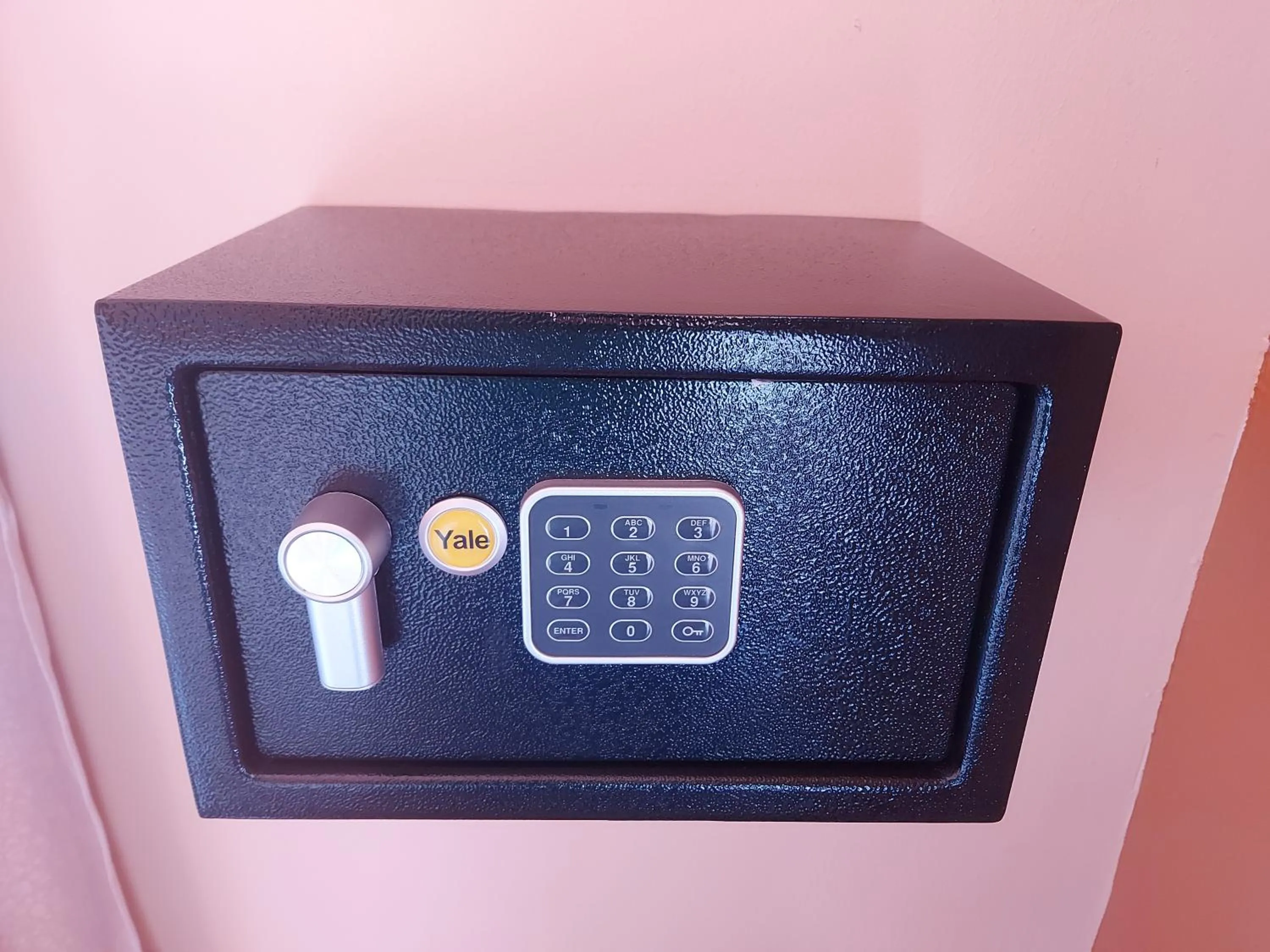 safe in Mi Casa Su Casa Monteverde