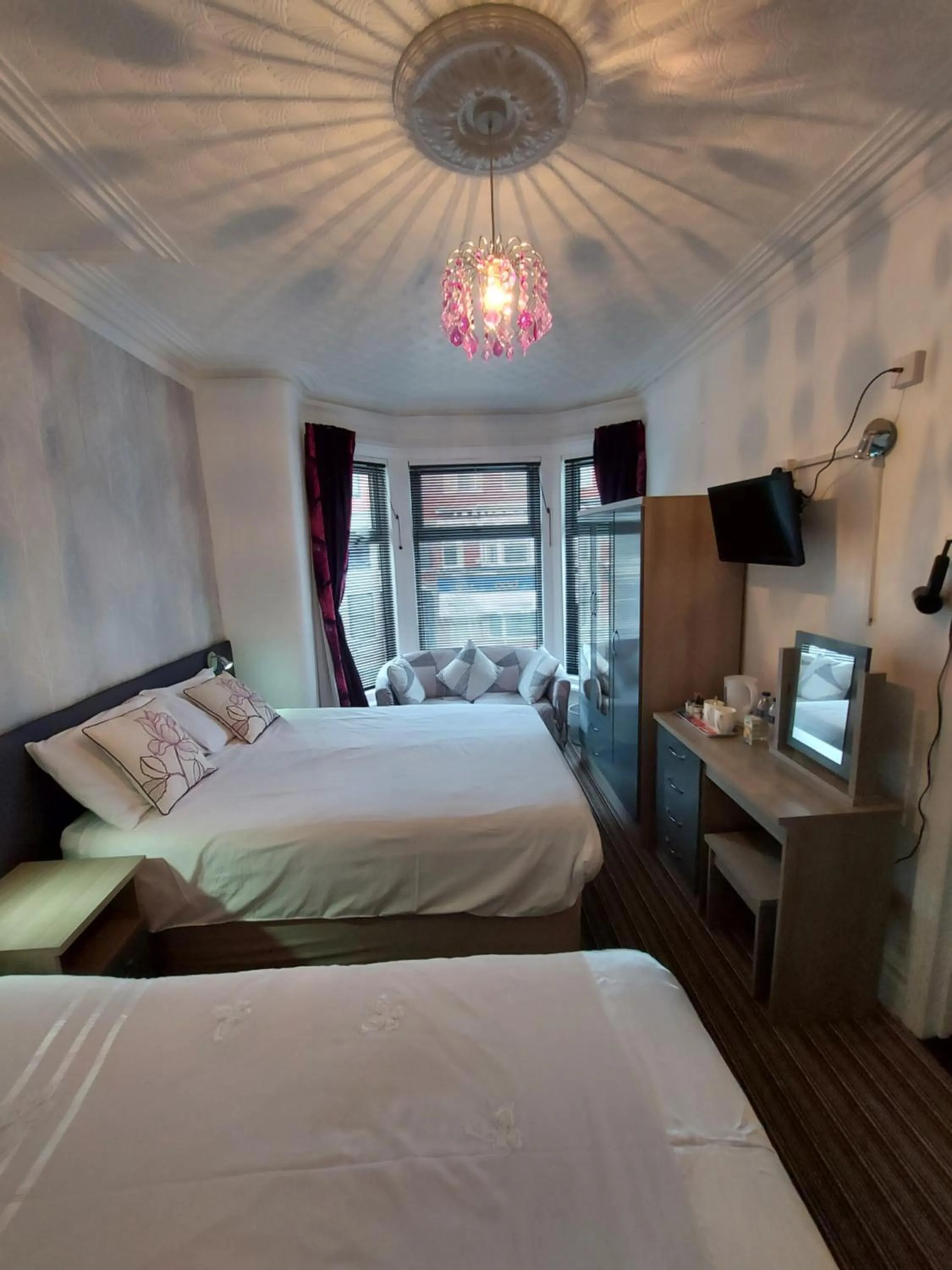 Photo of the whole room, Bed in Blackpool Lodge