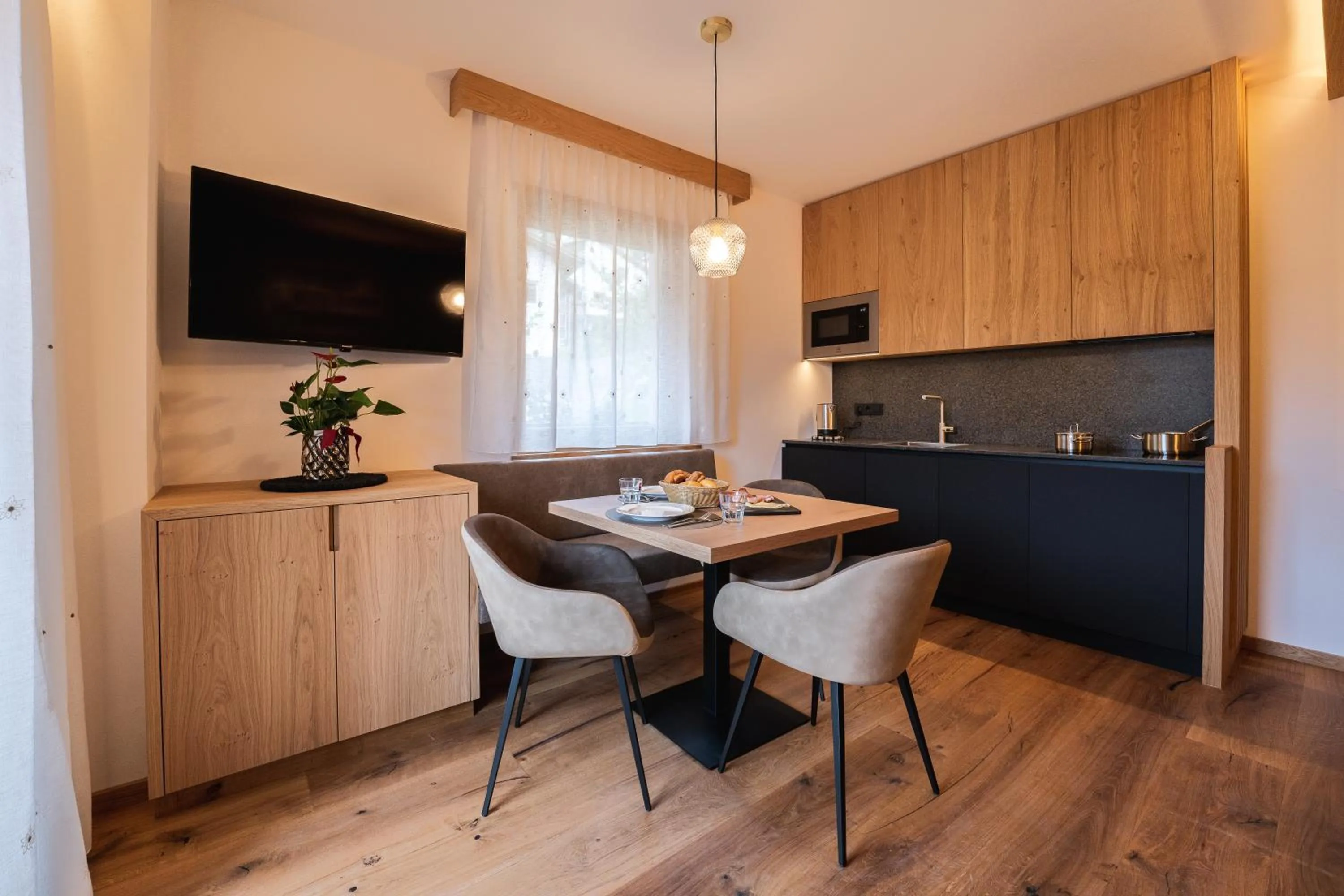 TV and multimedia in Aparthotel Zum Schlössl