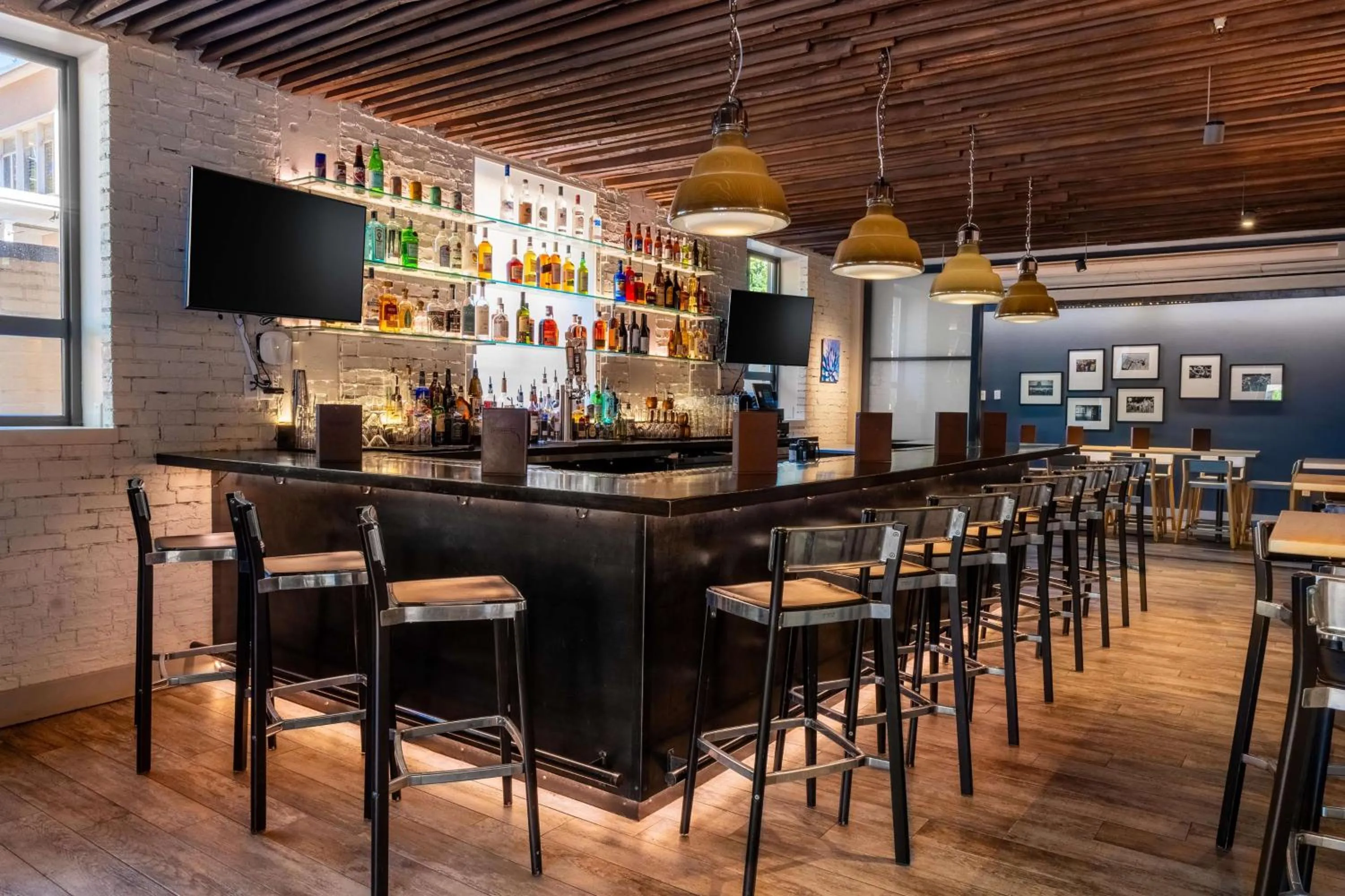 Lounge or bar in Drury Plaza Hotel in Santa Fe