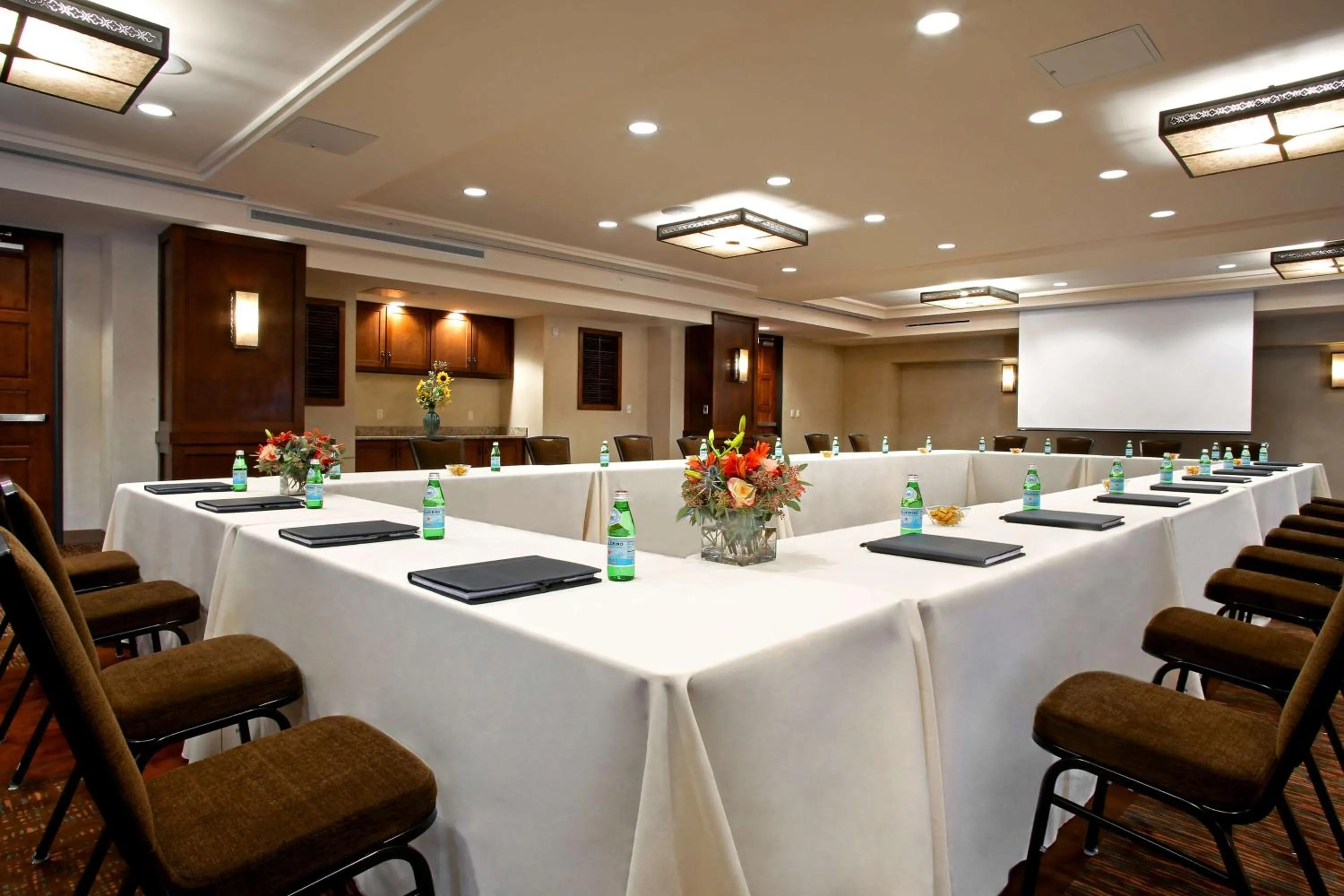 Meeting/conference room in Drury Plaza Hotel in Santa Fe