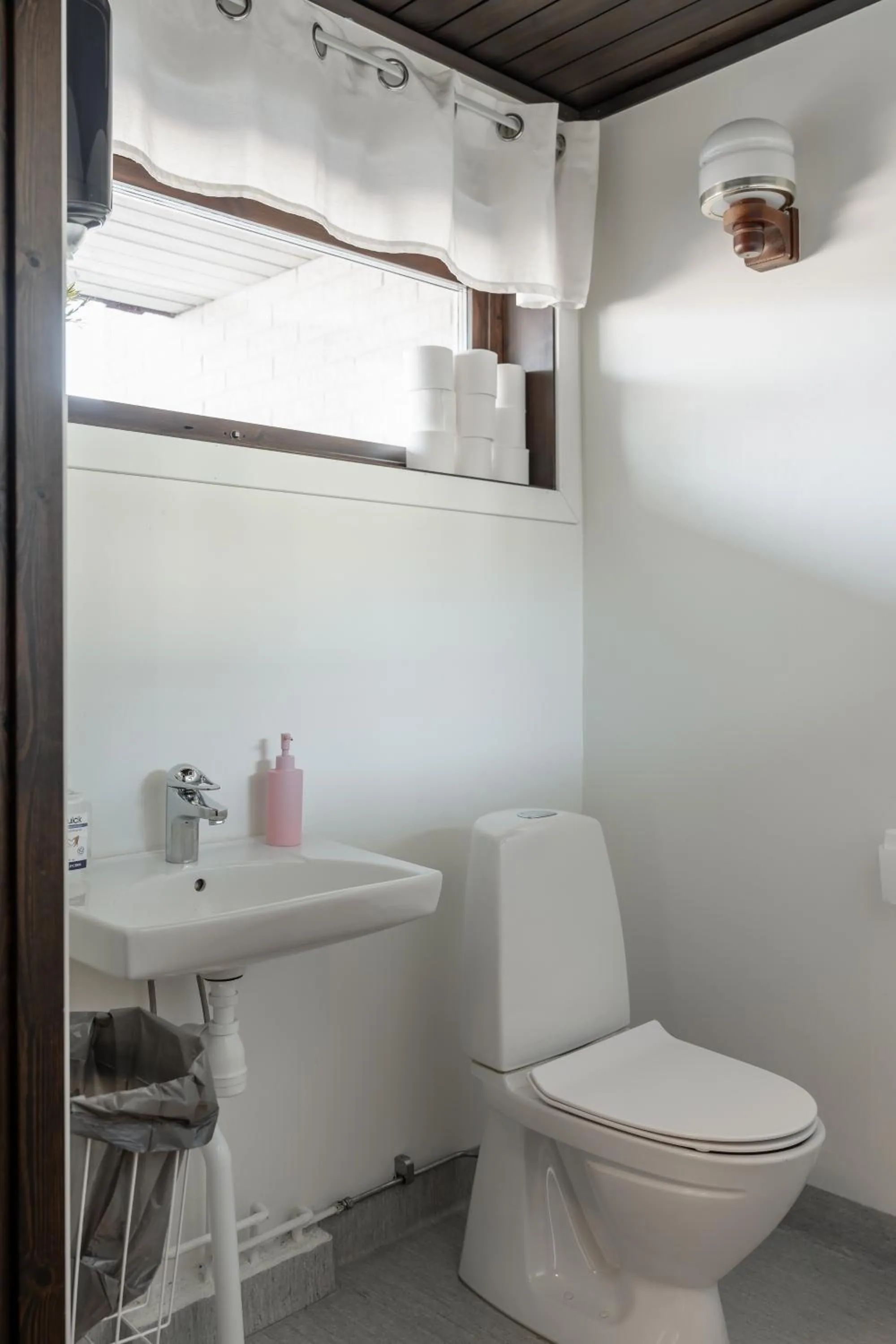 Toilet in Saxvikens vandrarhem