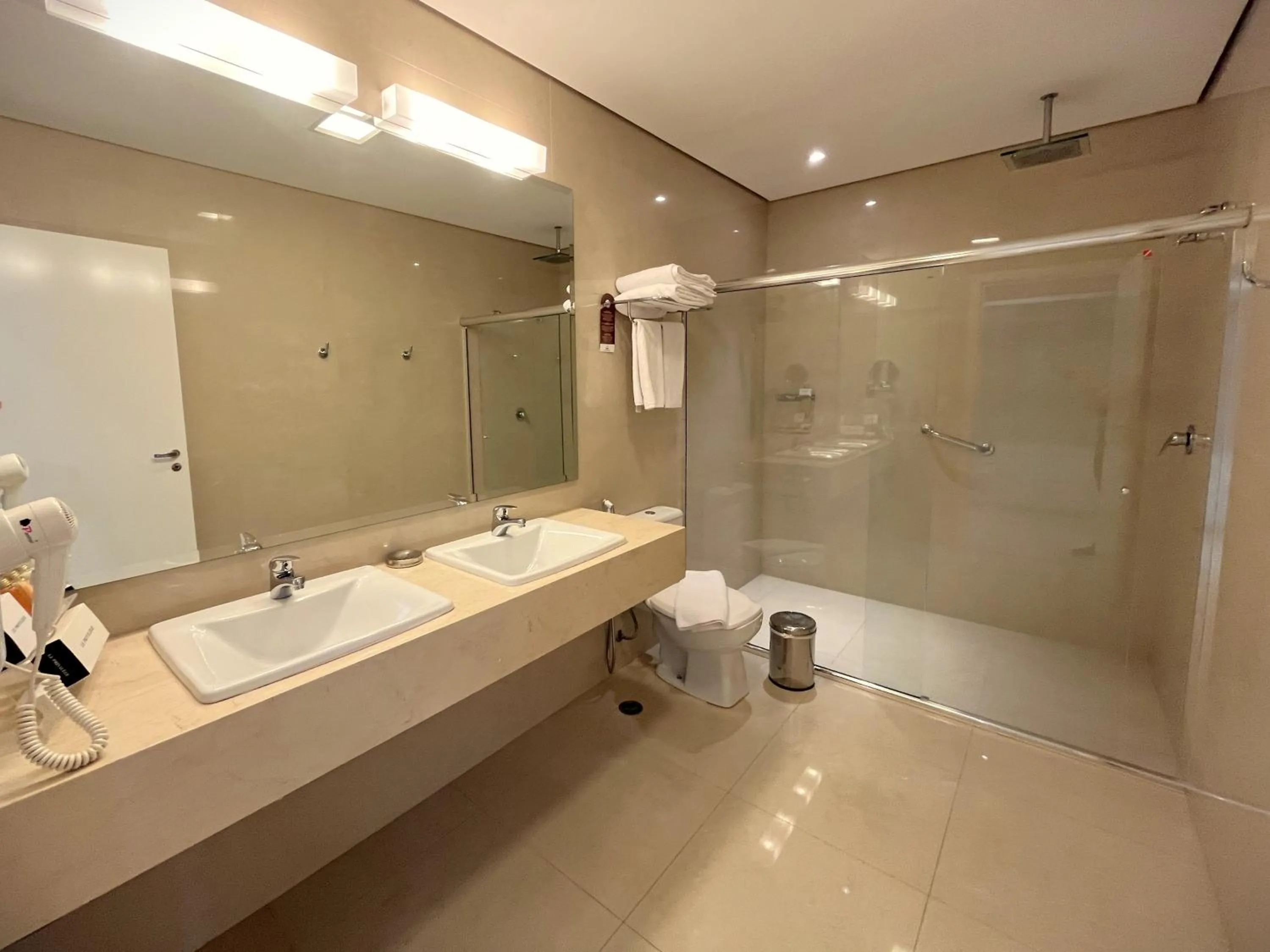 Shower in Hotel Mont Blanc Premium