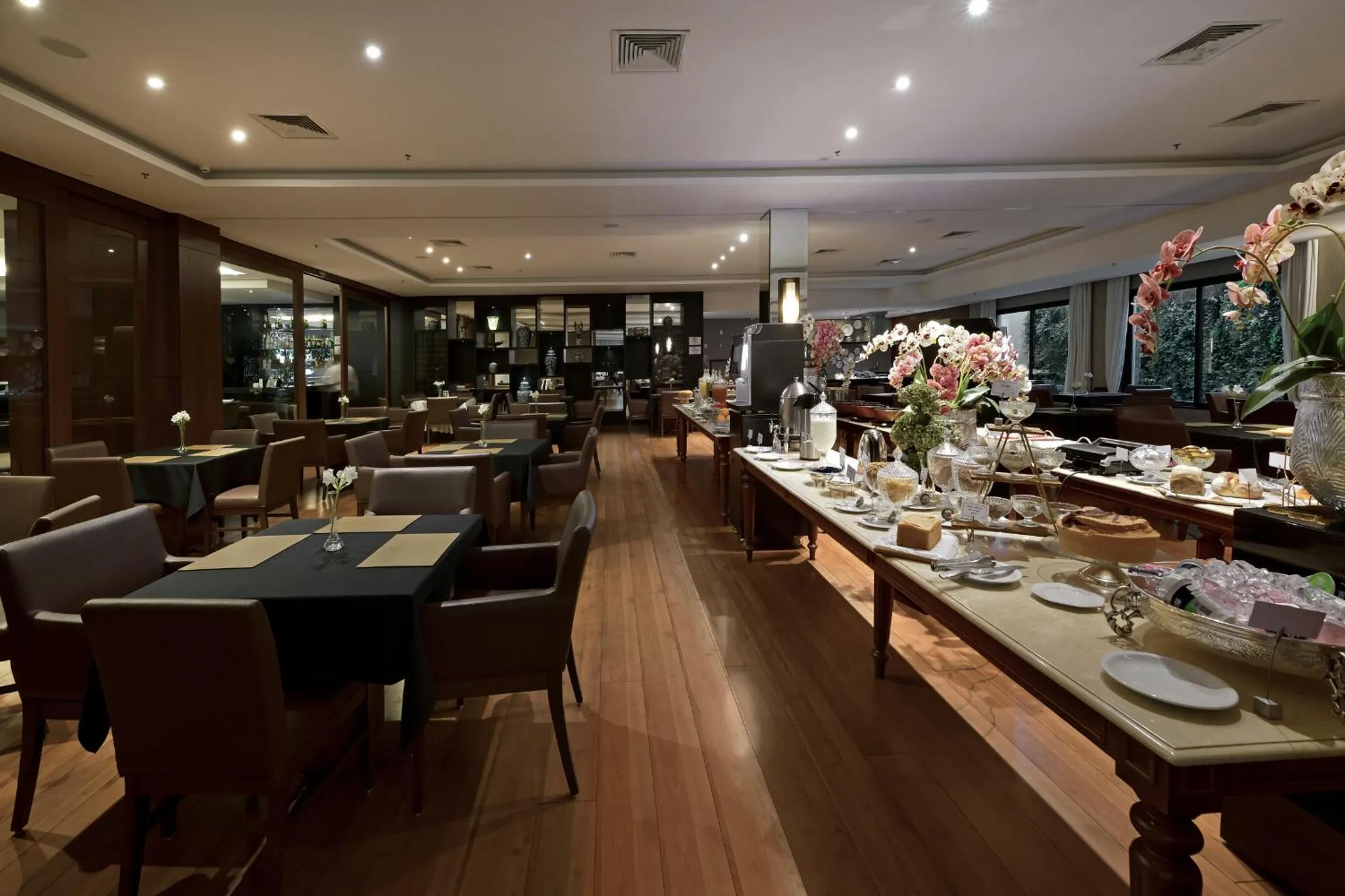 Restaurant/places to eat in Hotel Mont Blanc Premium