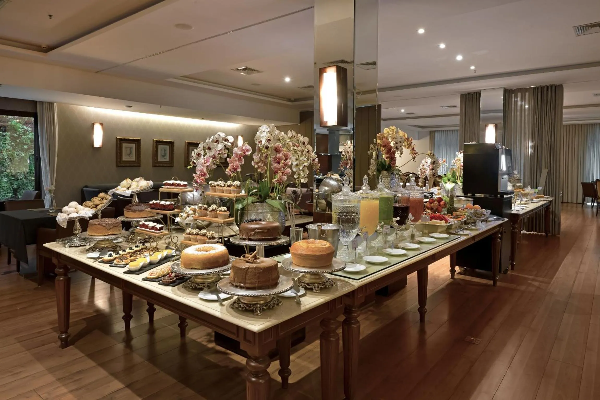 Restaurant/places to eat in Hotel Mont Blanc Premium