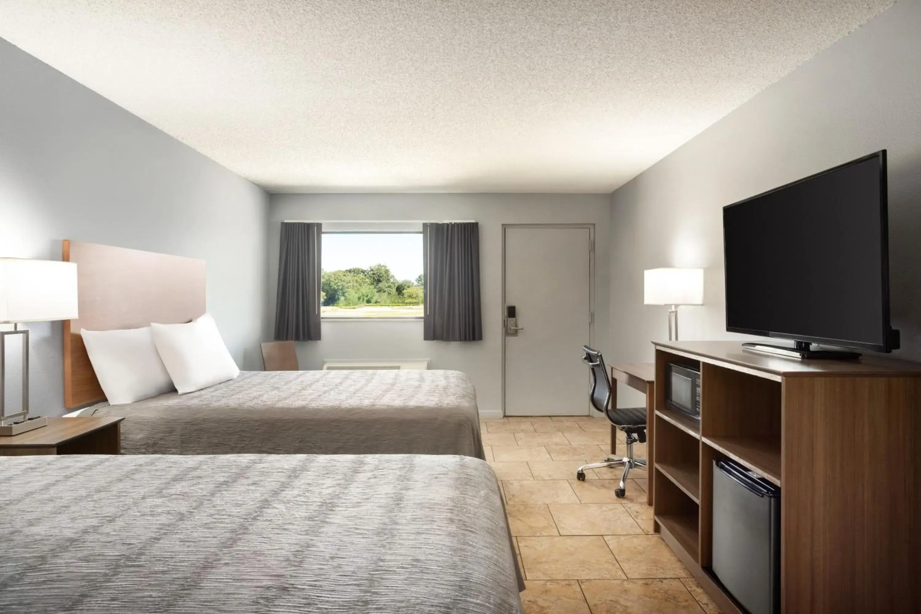 Double Room in Home Inn & Suites Double Room in Home Inn & Suites