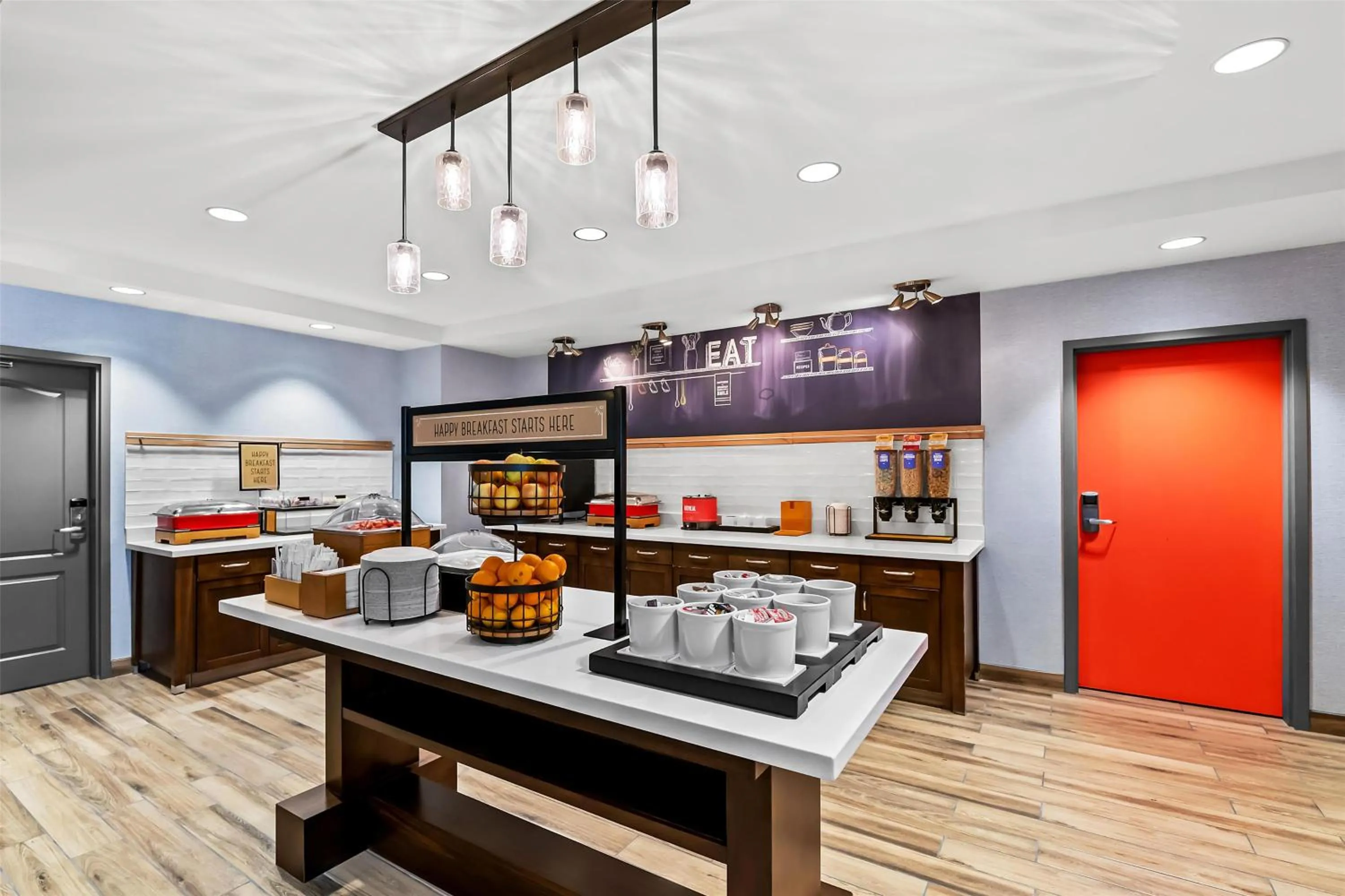 Breakfast in Hampton Inn Omaha/West Dodge Road, Old Mill