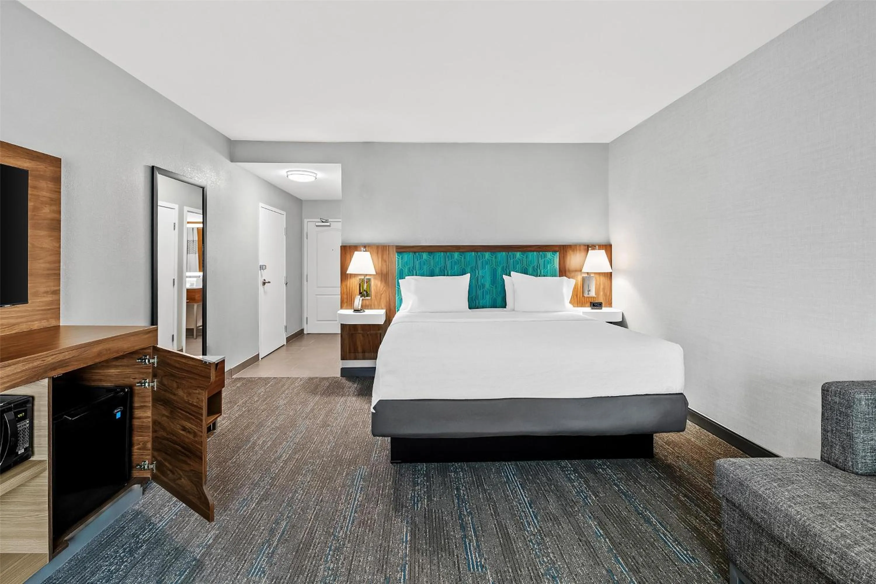 Bed in Hampton Inn Omaha/West Dodge Road, Old Mill