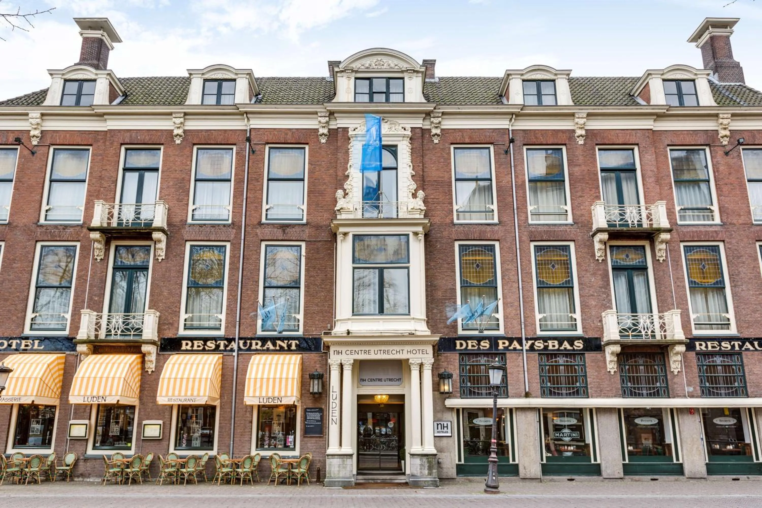 Property building in NH Centre Utrecht Hotel