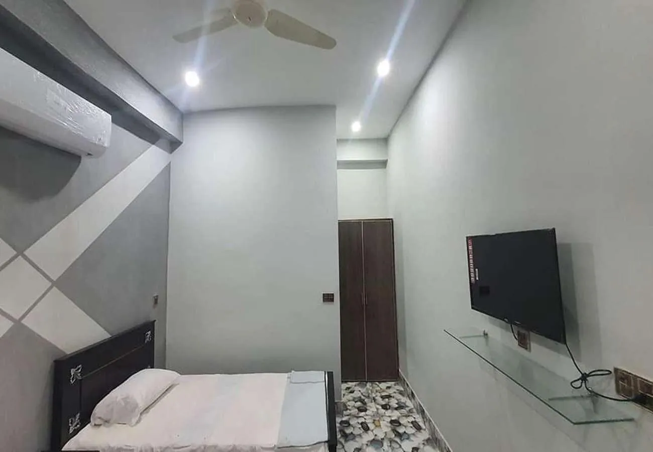 Bed in Al Qadir Residence