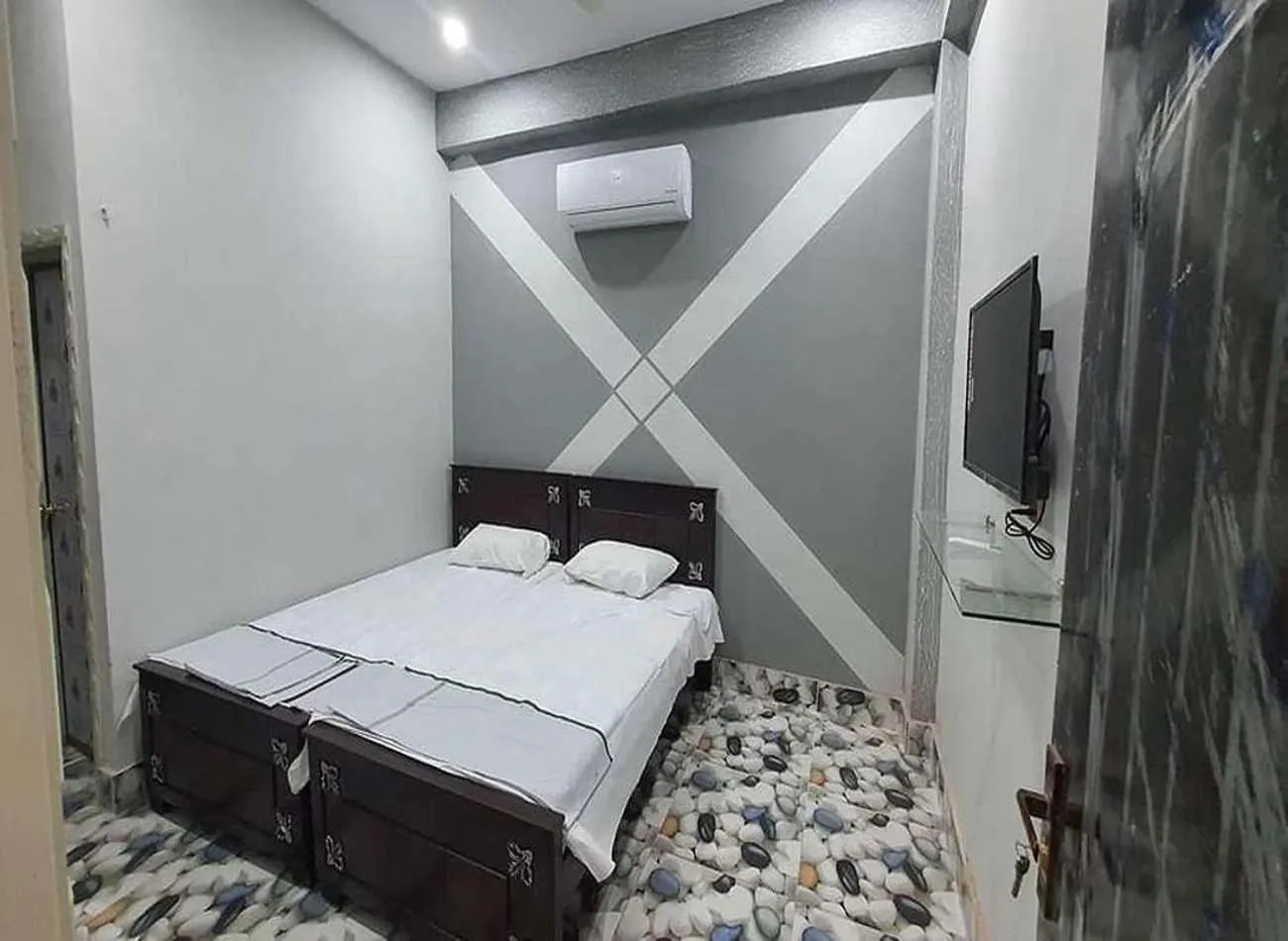 Bed in Al Qadir Residence
