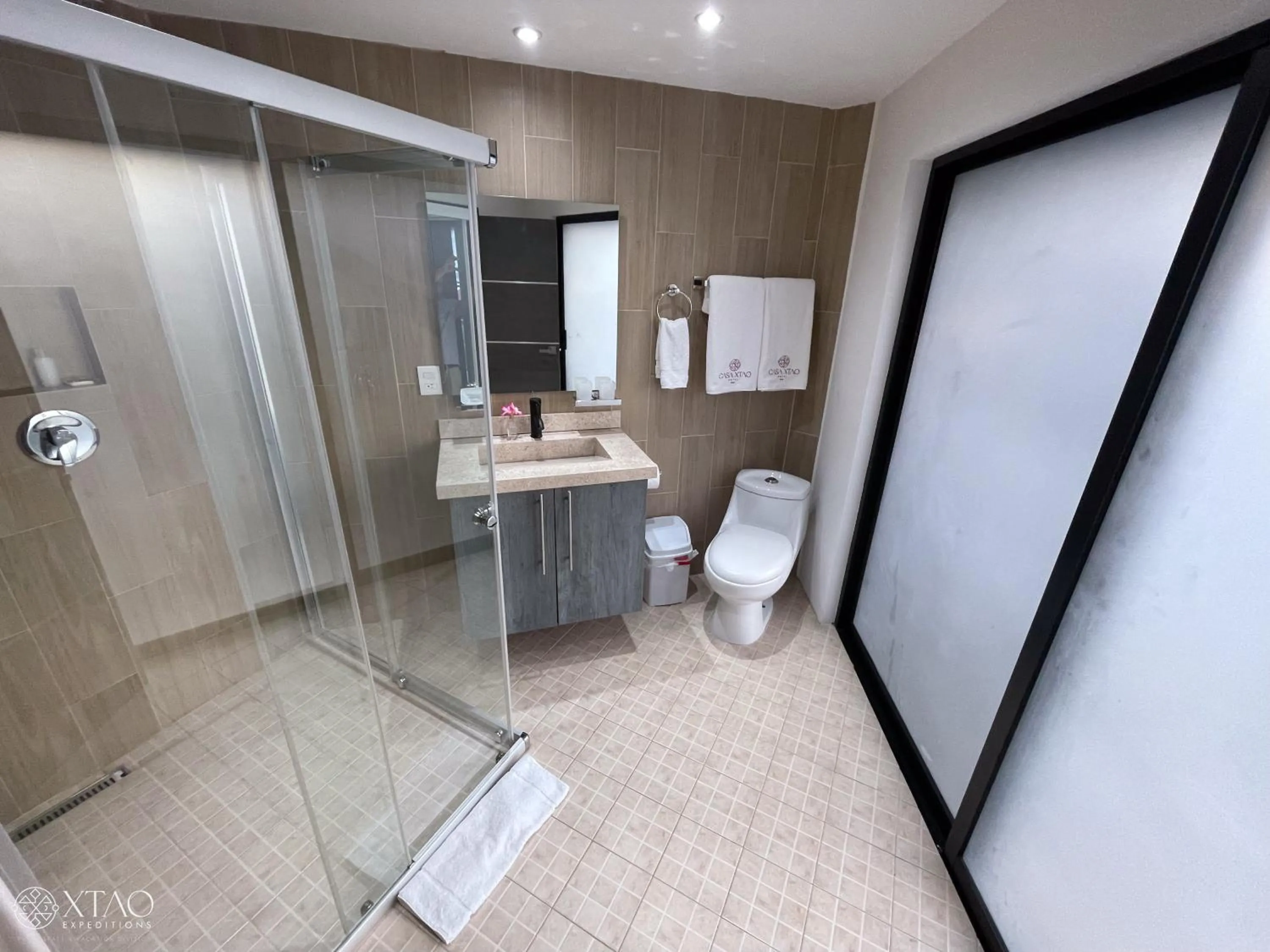 Shower in Casa Xtao Hotel