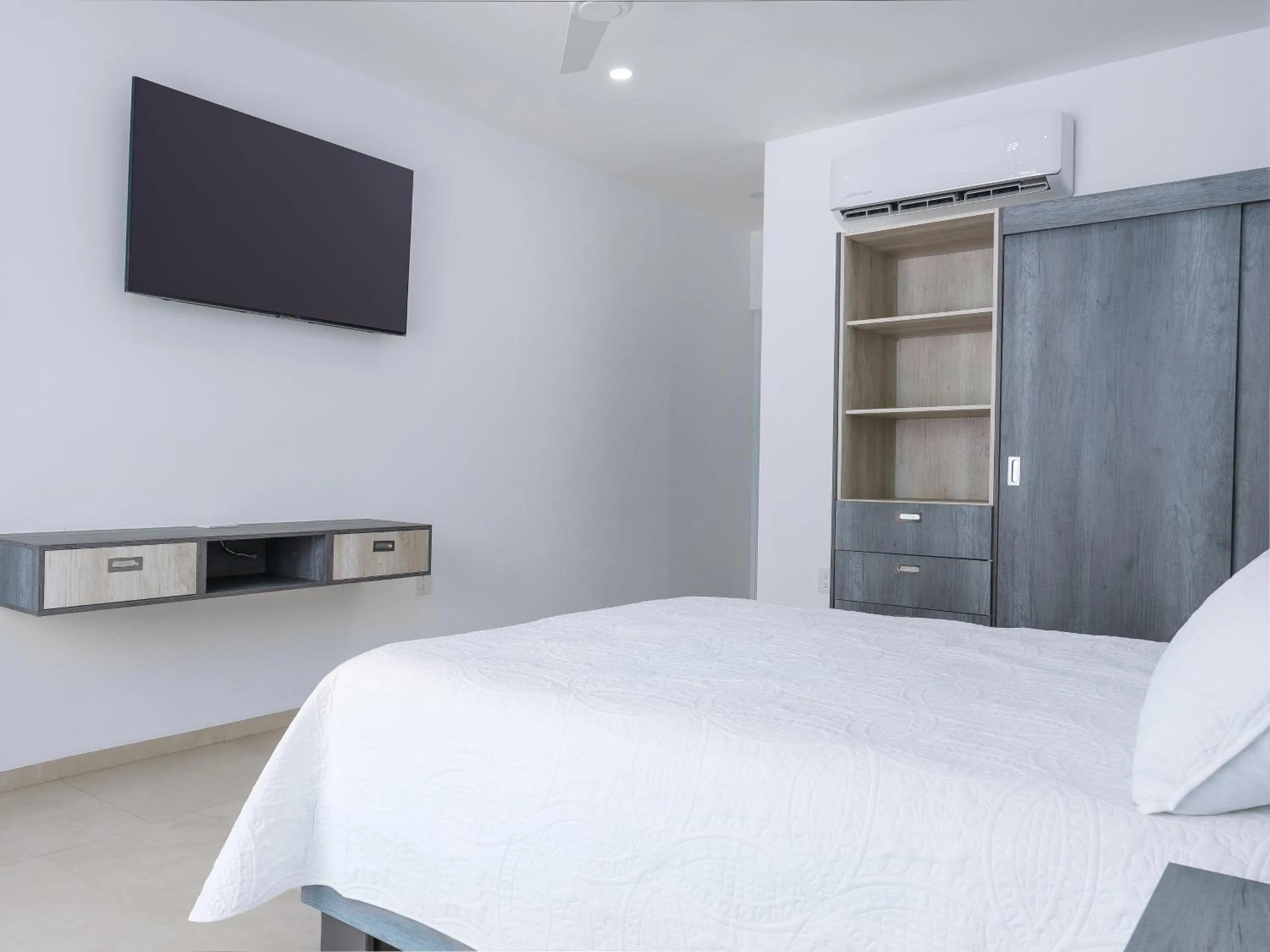 TV and multimedia, Bed in Casa Xtao Hotel