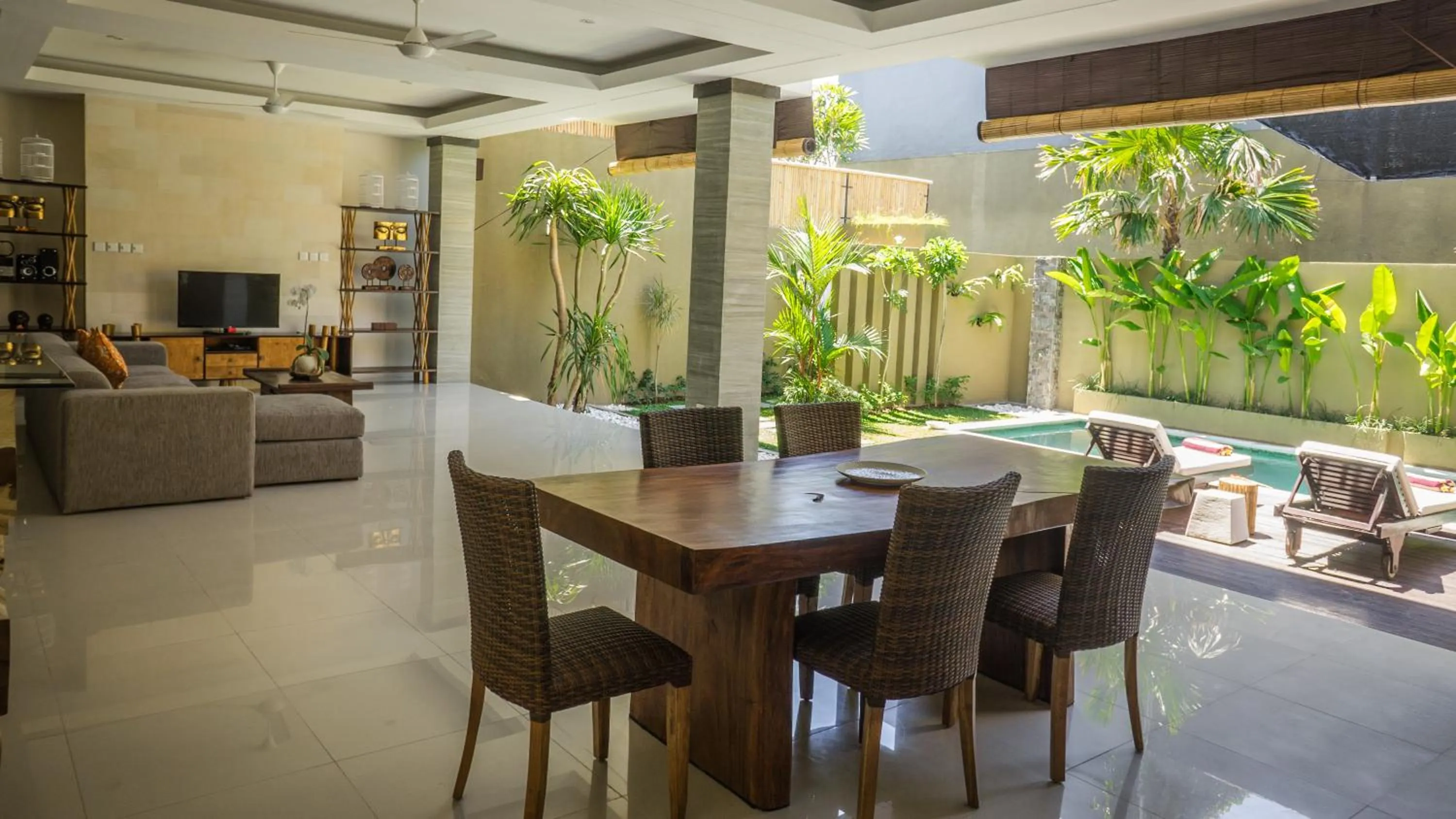 Dining area in The Kumpi Villas