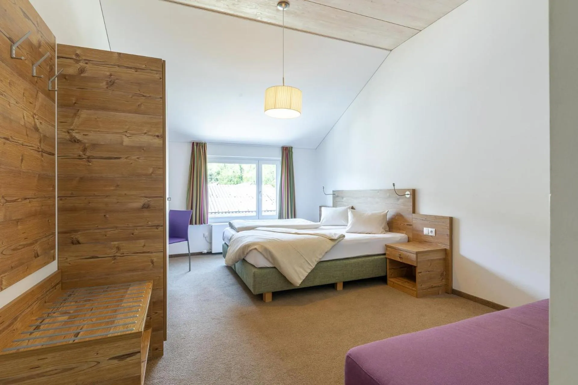 Photo of the whole room, Bed in Motel Engel - self checkin