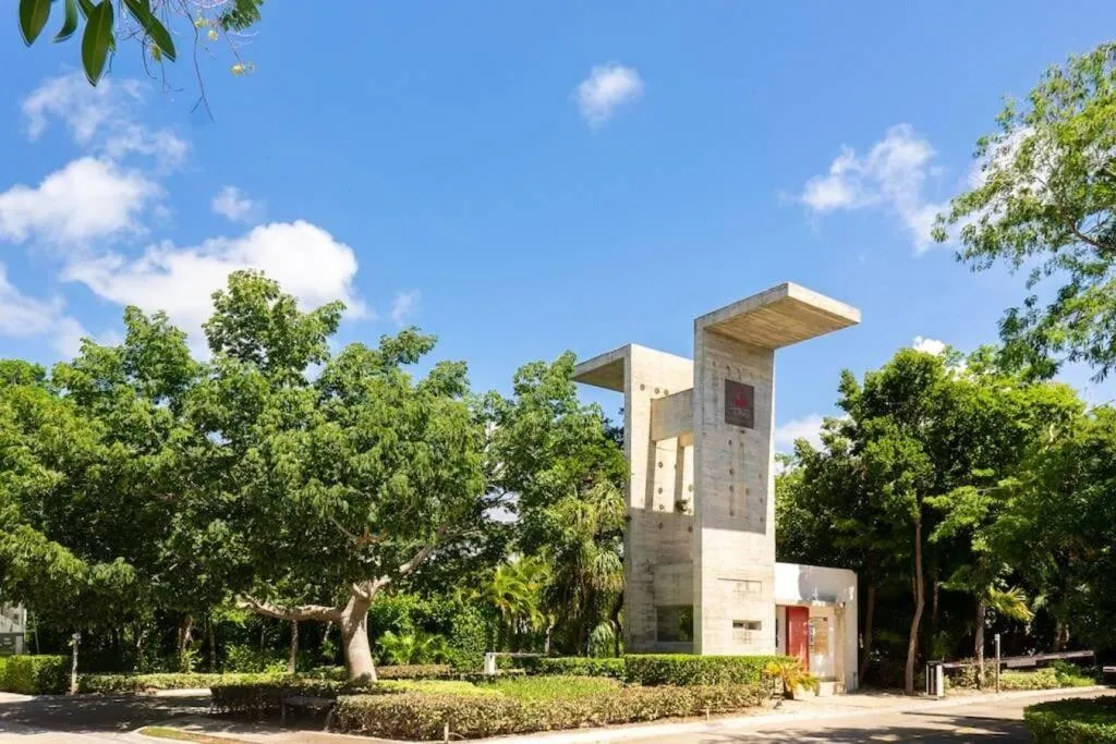 Luxury Apartment with M Benz and & Driver Included