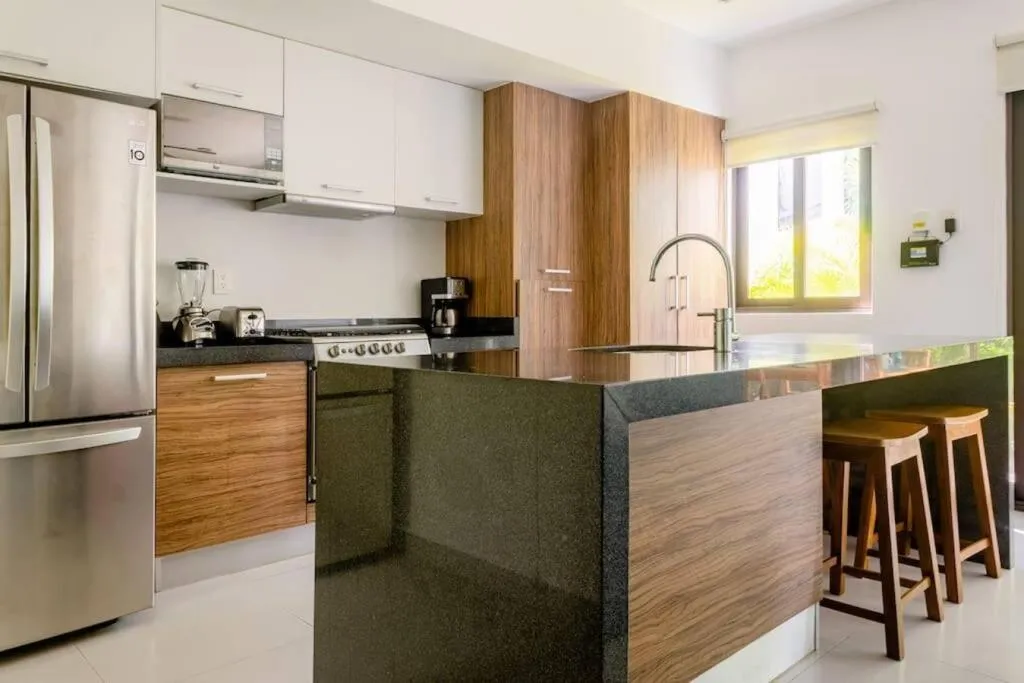 Luxury Apartment with M Benz and & Driver Included