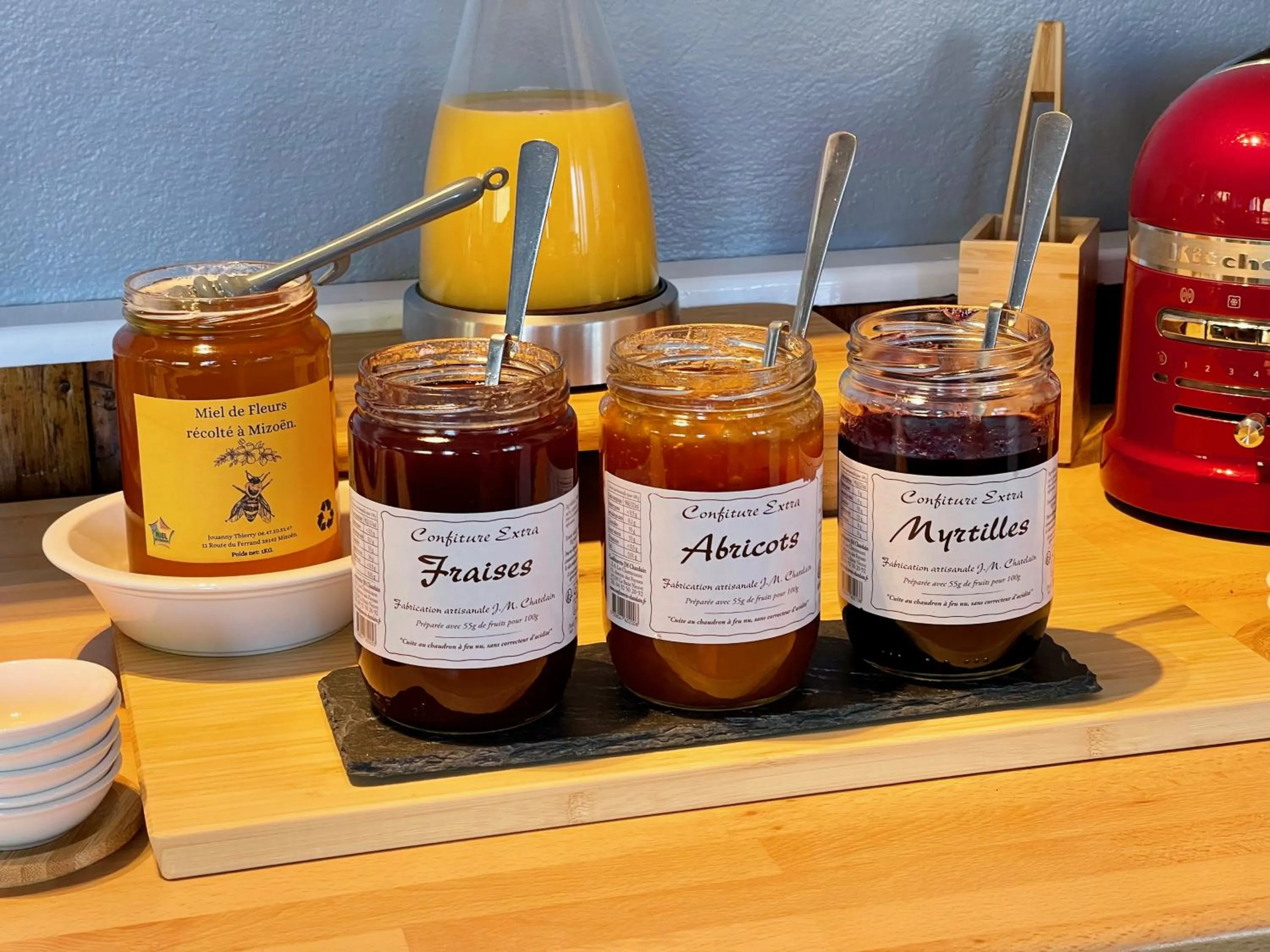 Breakfast in Hôtel Chalet Le Panoramique