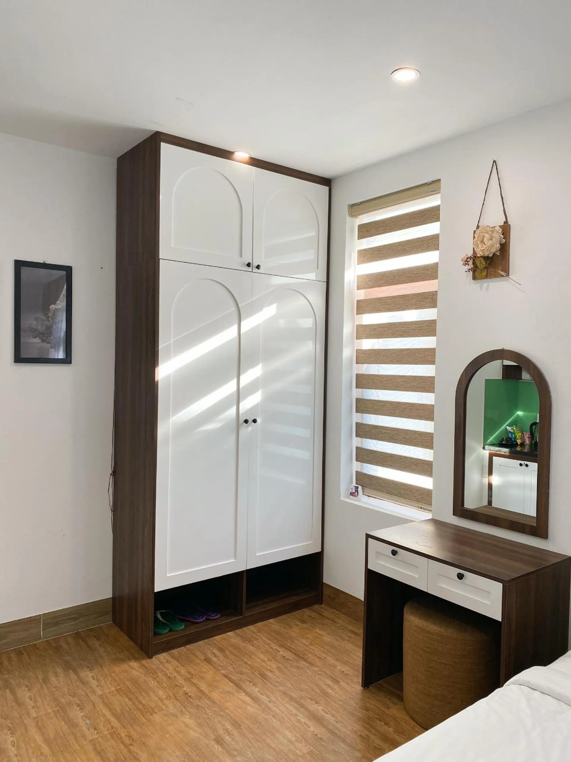 wardrobe in Nguyên Hương Hotel