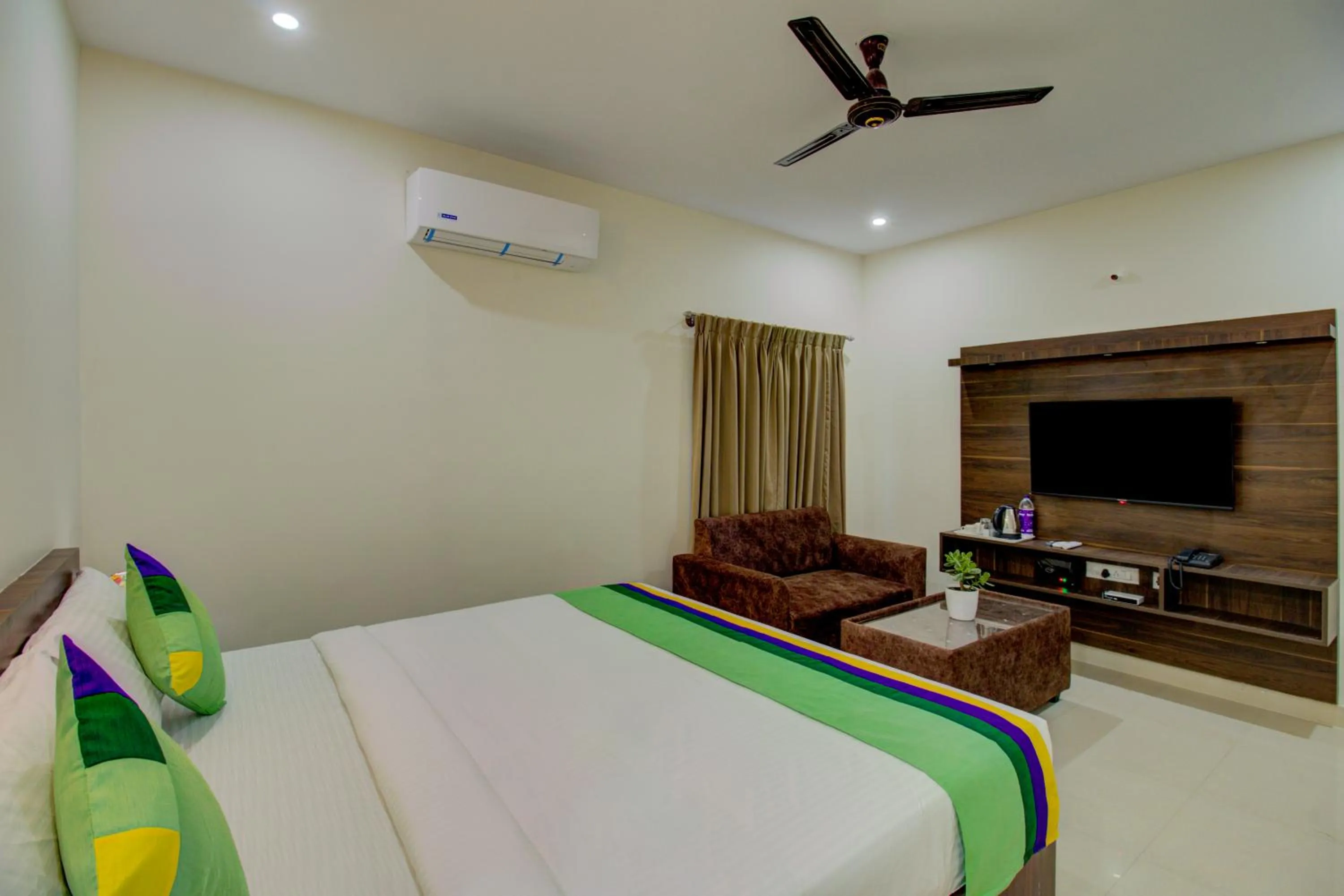 Bedroom, Bed in Treebo Fortune Stay Inn