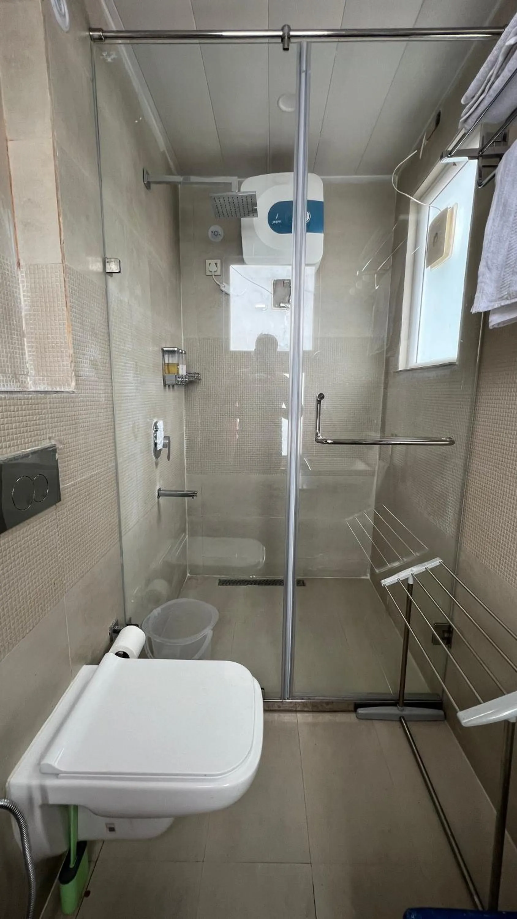 Shower in Clarence Cottage