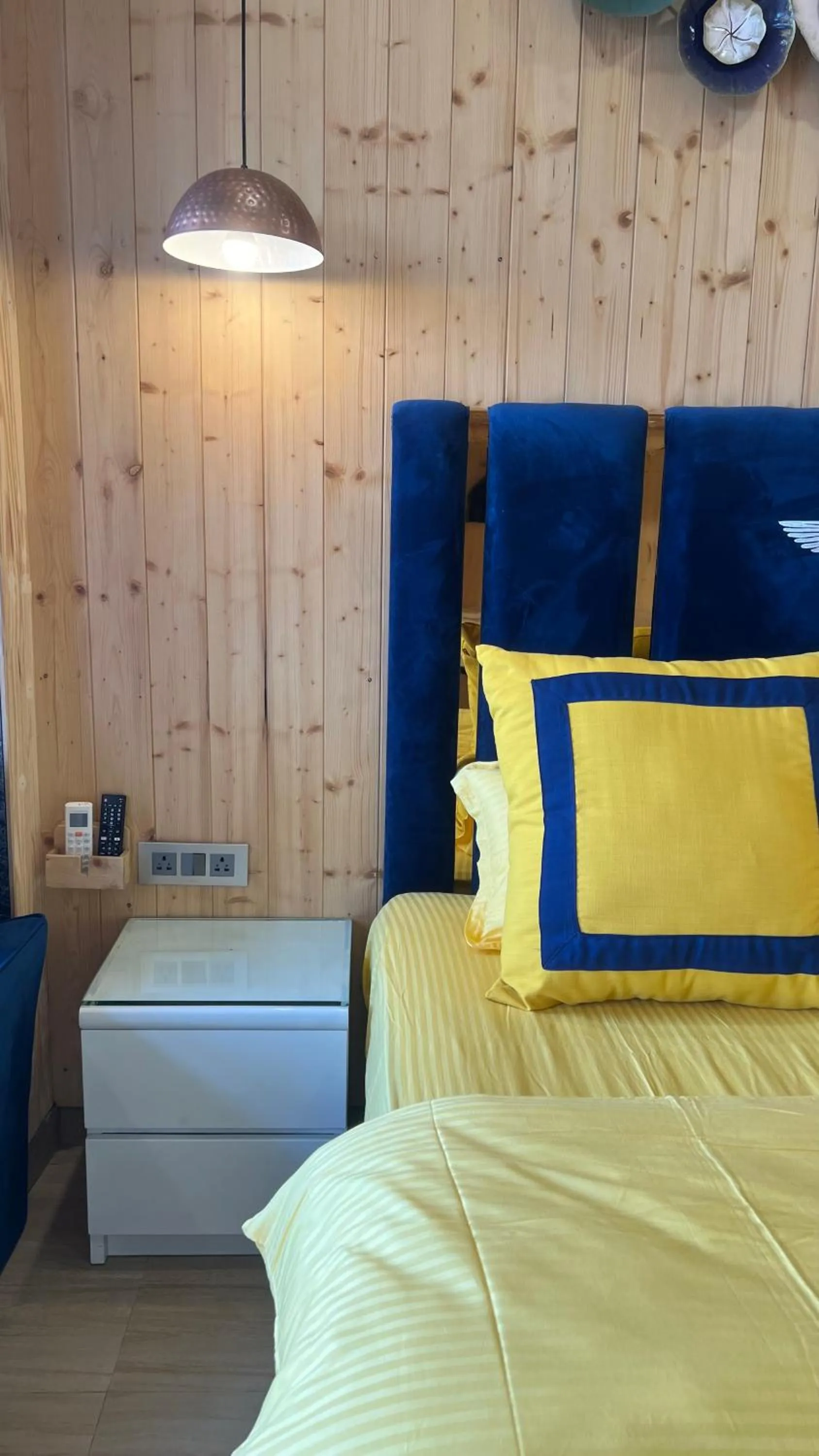 Bedroom, Bed in Clarence Cottage