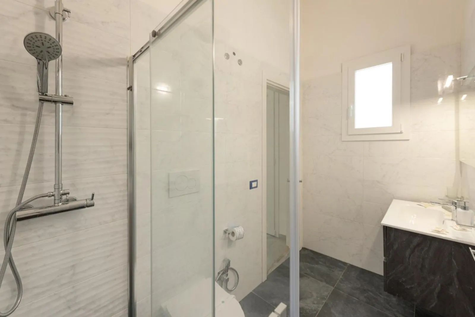 Bathroom in ALG Apartments con Parcheggio