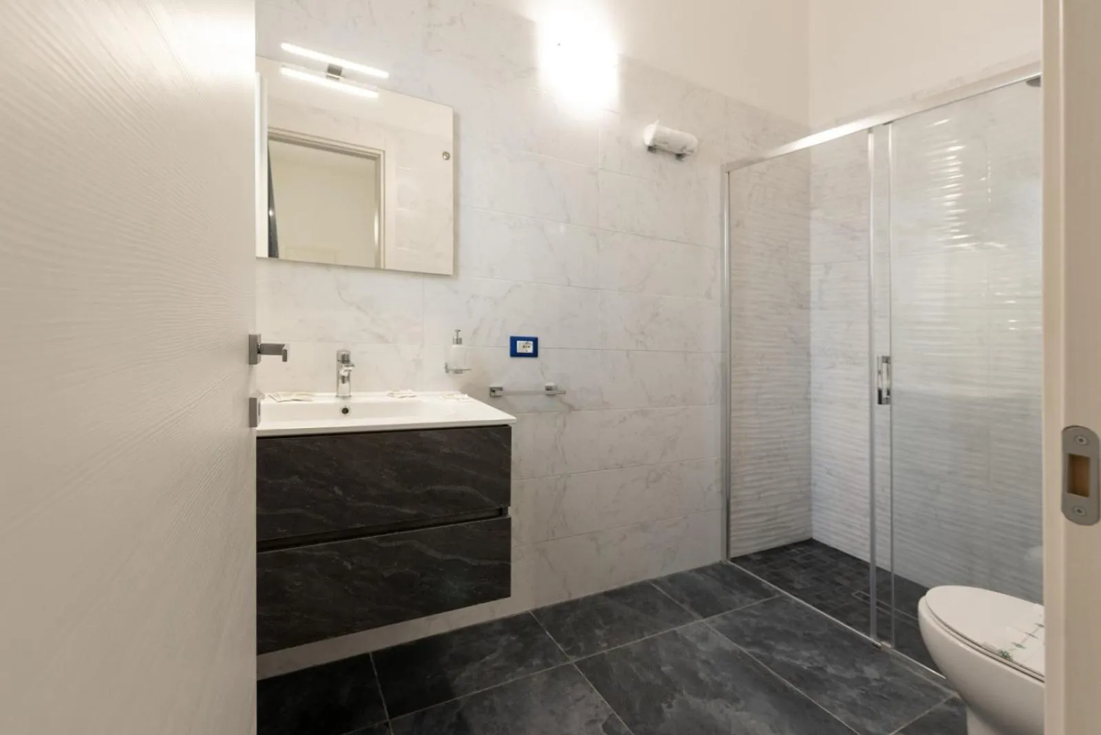 Bathroom in ALG Apartments con Parcheggio